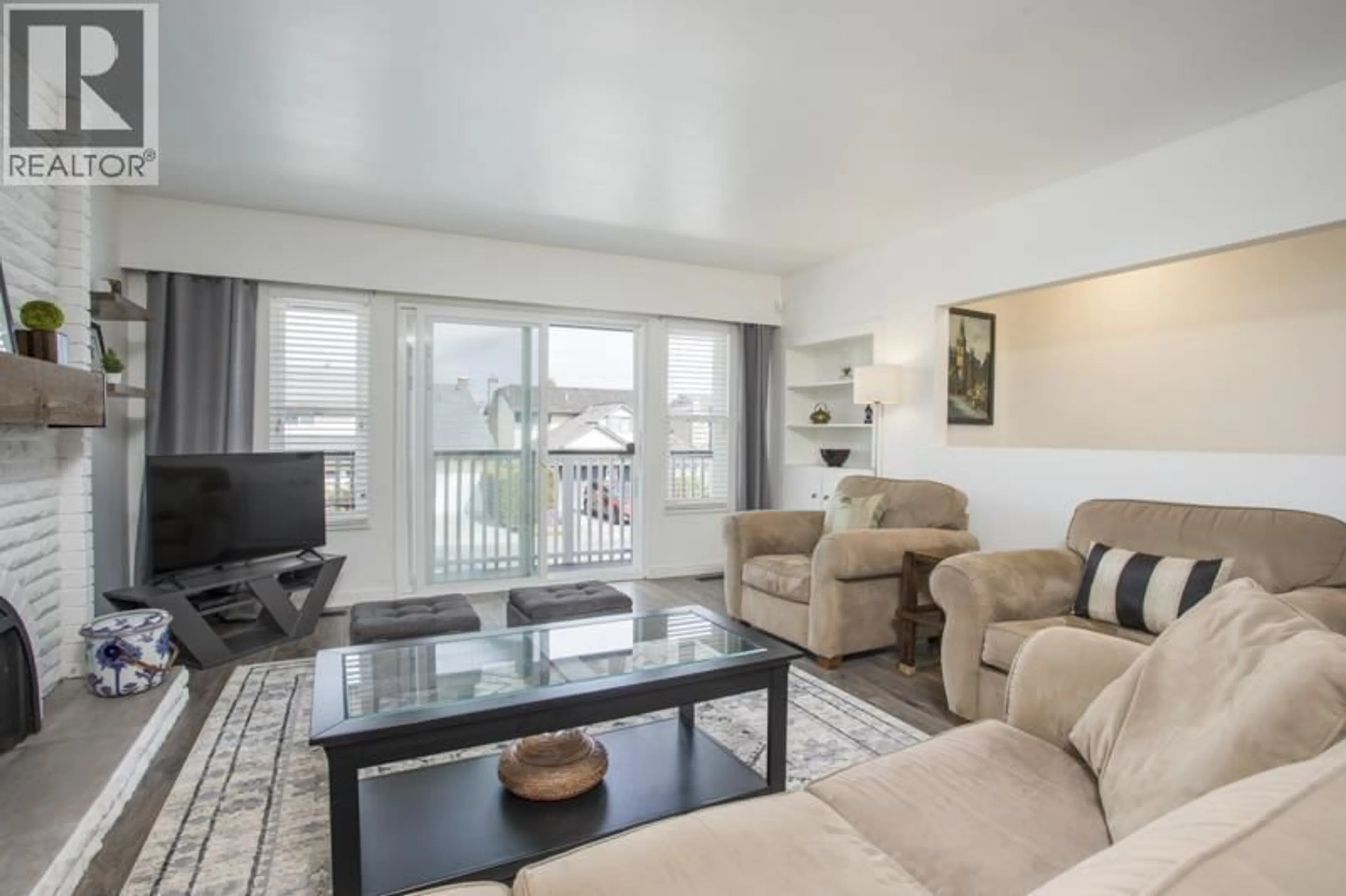 Living room with furniture, unknown for 5228 HOLLYFIELD AVENUE, Richmond British Columbia V7E4T8