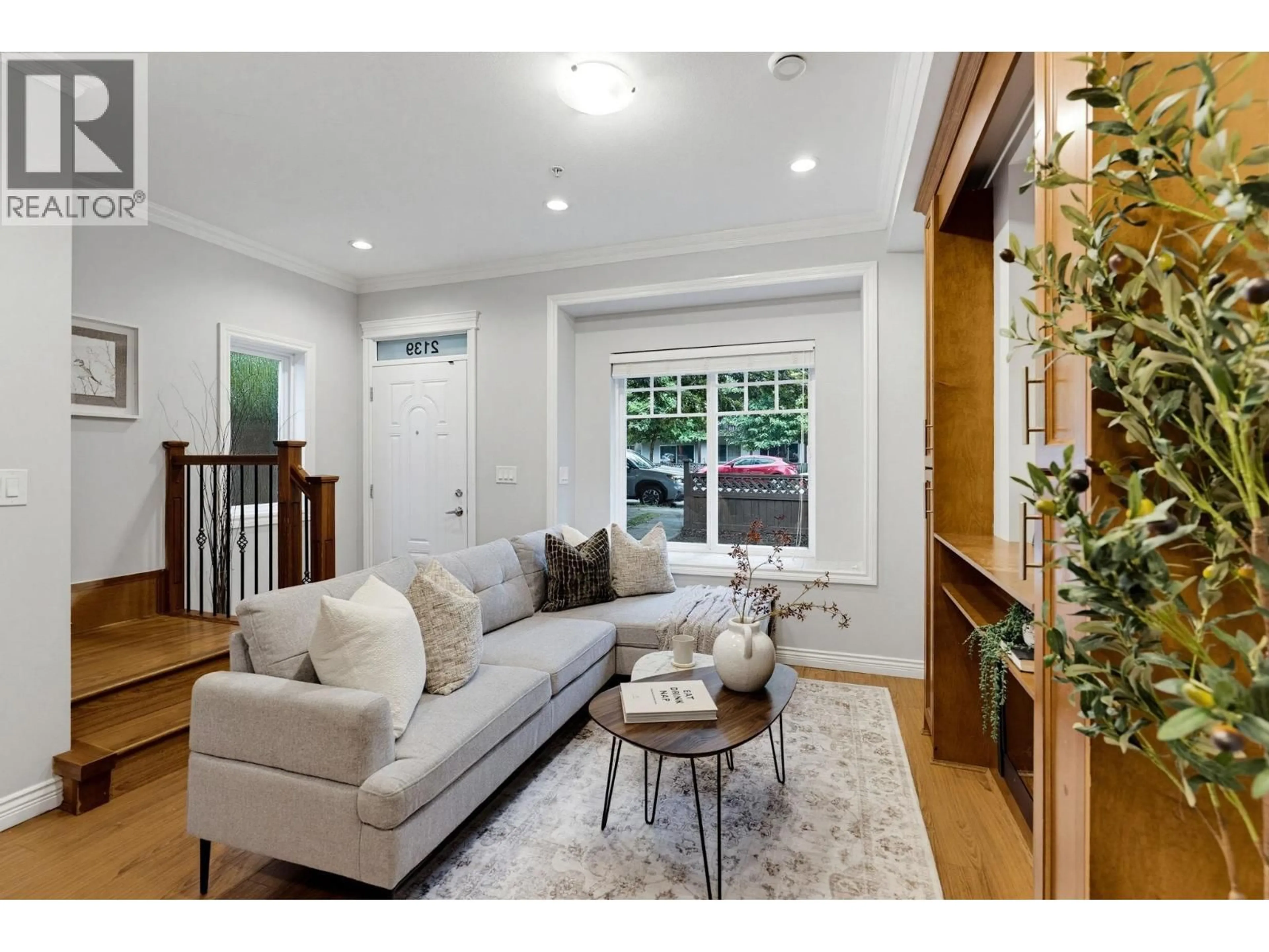 Living room with furniture, unknown for 2139 TRIUMPH STREET, Vancouver British Columbia V5L1L1