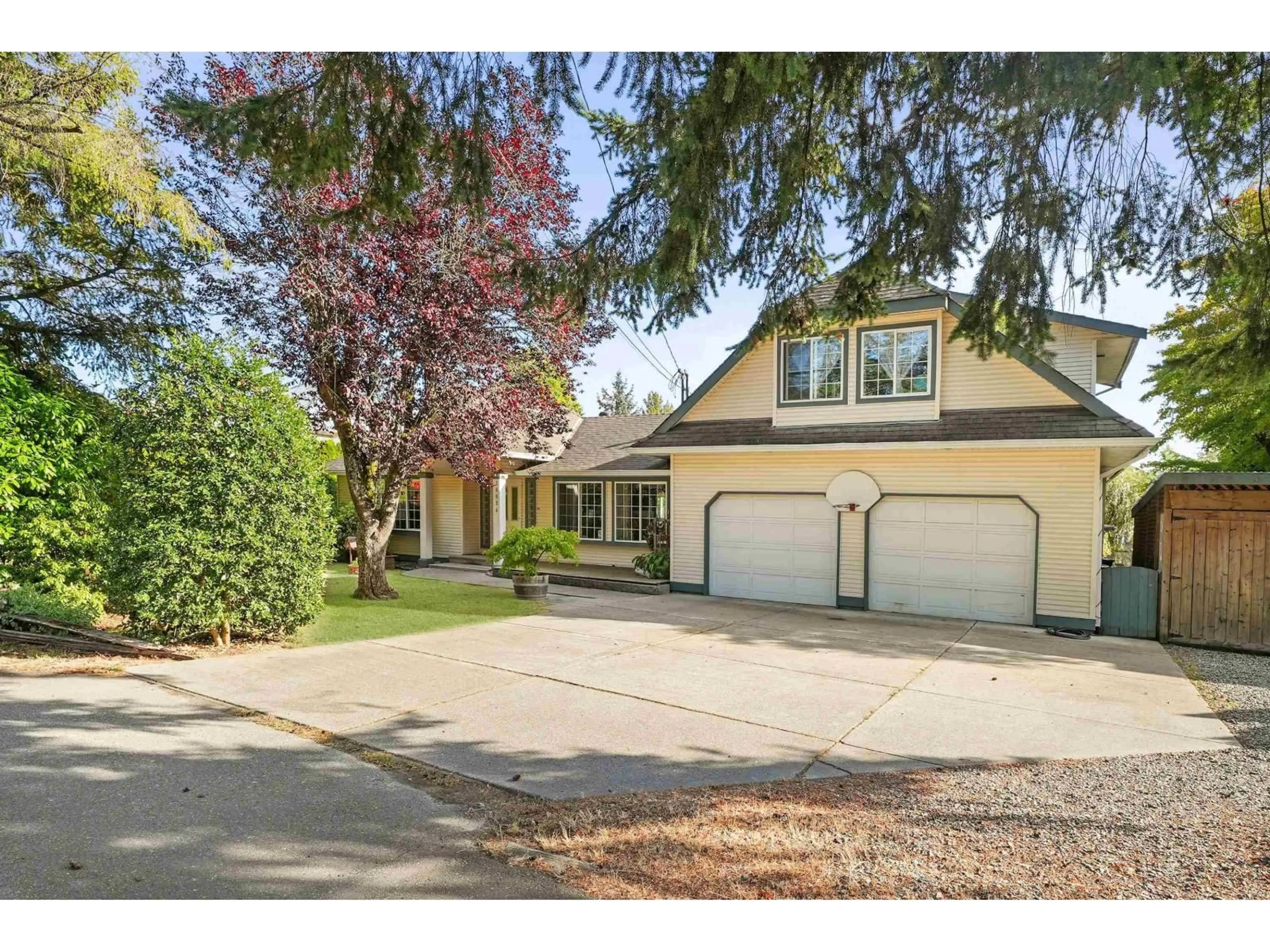 Home with vinyl exterior material, street for 20094 24 AVENUE, Langley British Columbia V2Z1Z7
