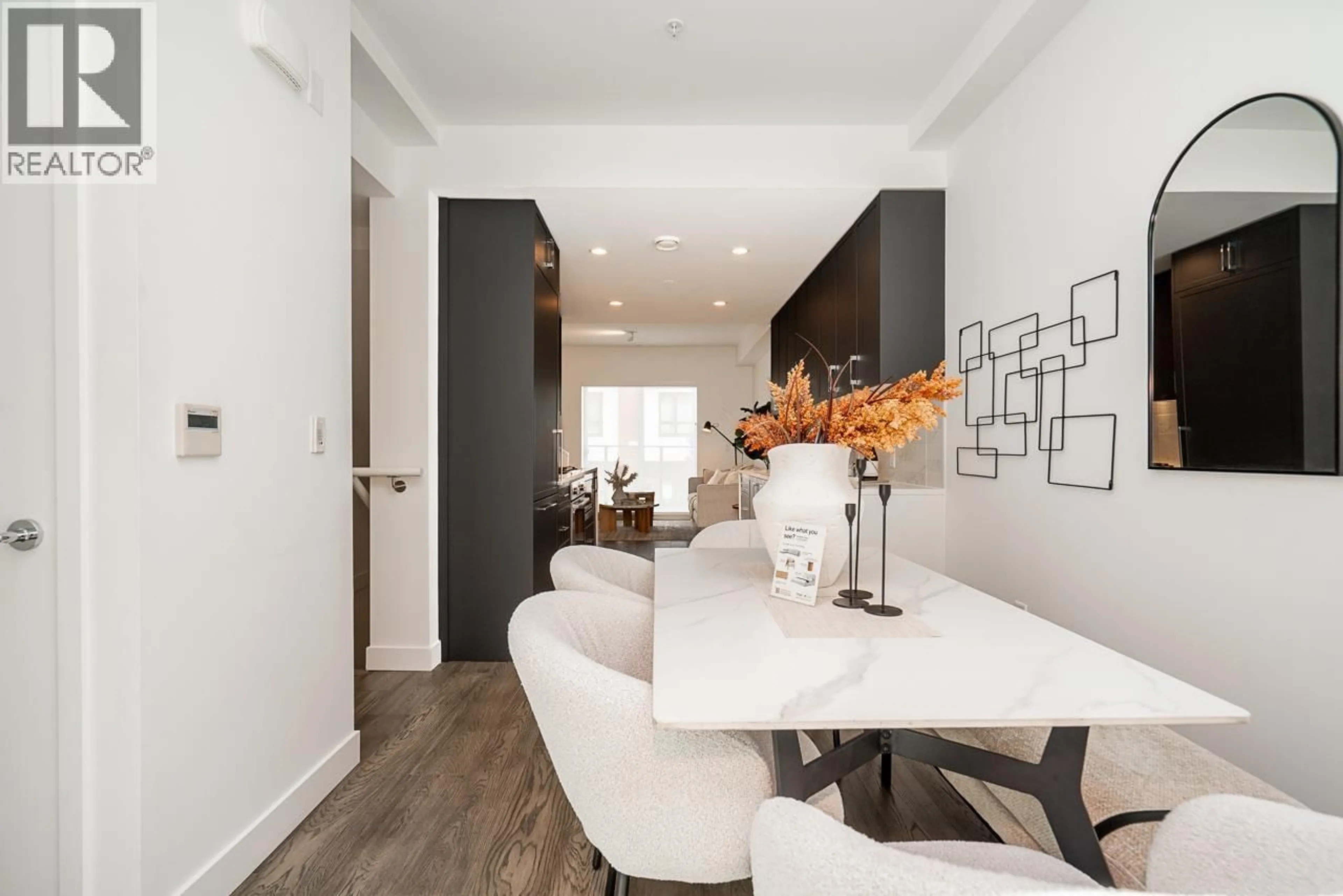 Indoor entryway for 533 29TH AVENUE, Vancouver British Columbia V5Z2H8