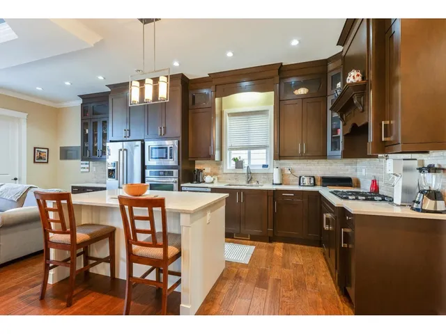 17415 2B AVENUE, Surrey 5