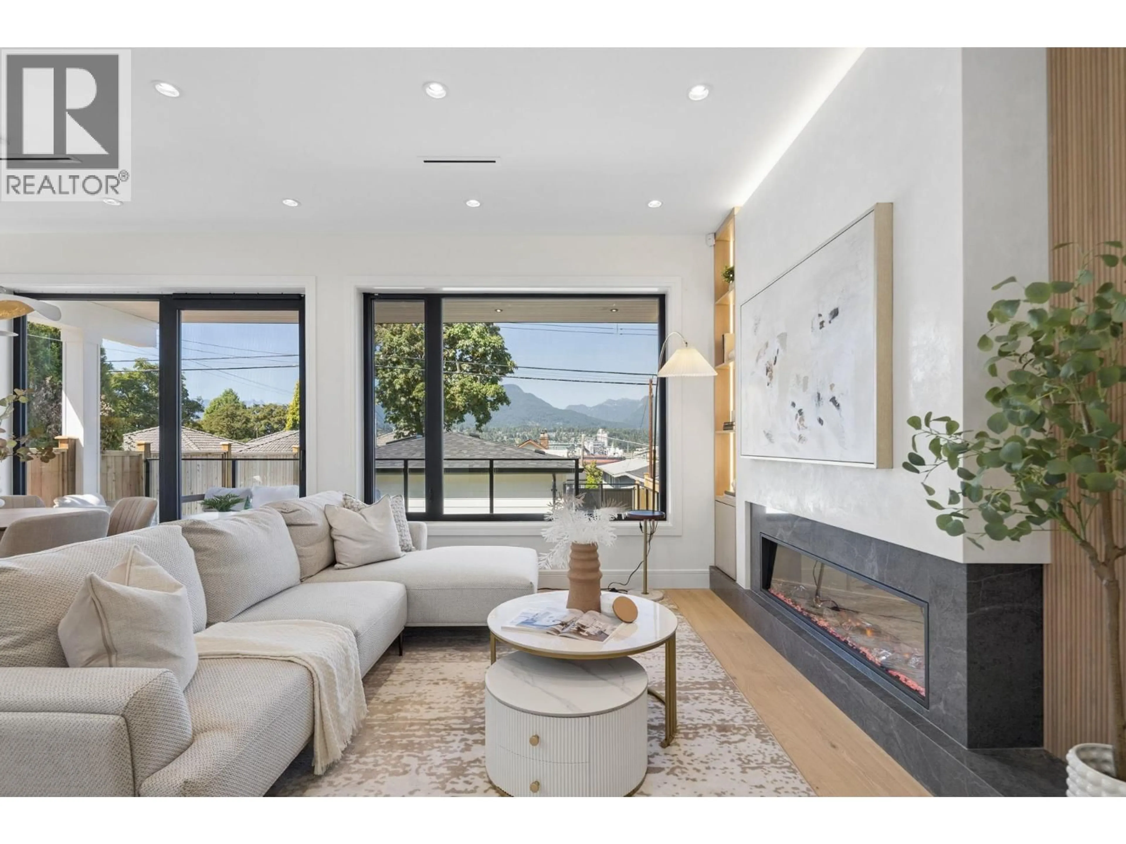 Living room with furniture, unknown for 2 - 2815 TRINITY STREET, Vancouver British Columbia V5K1E8