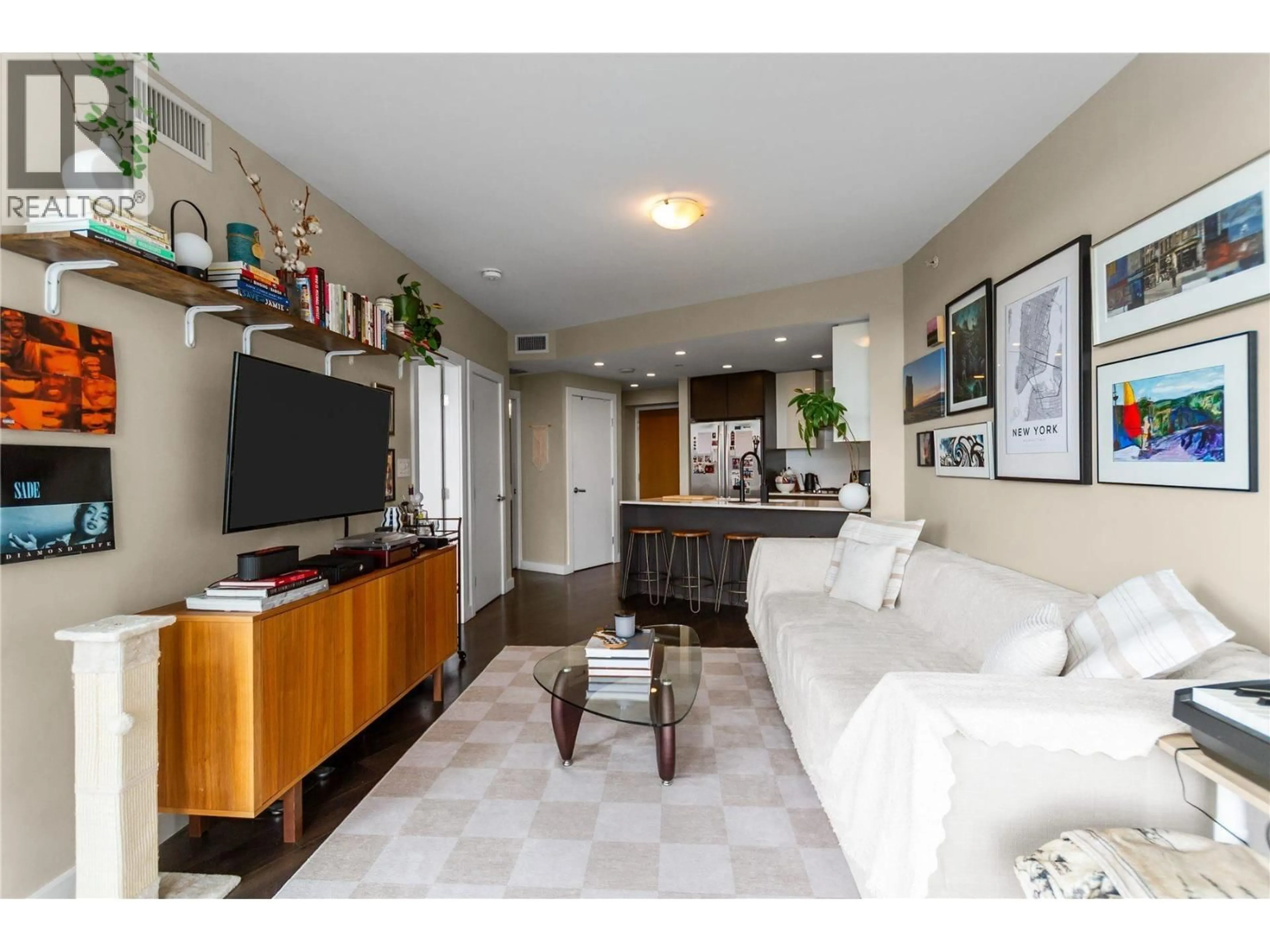 Living room with furniture, wood/laminate floor for 1819 - 1618 QUEBEC STREET, Vancouver British Columbia V6A0C5