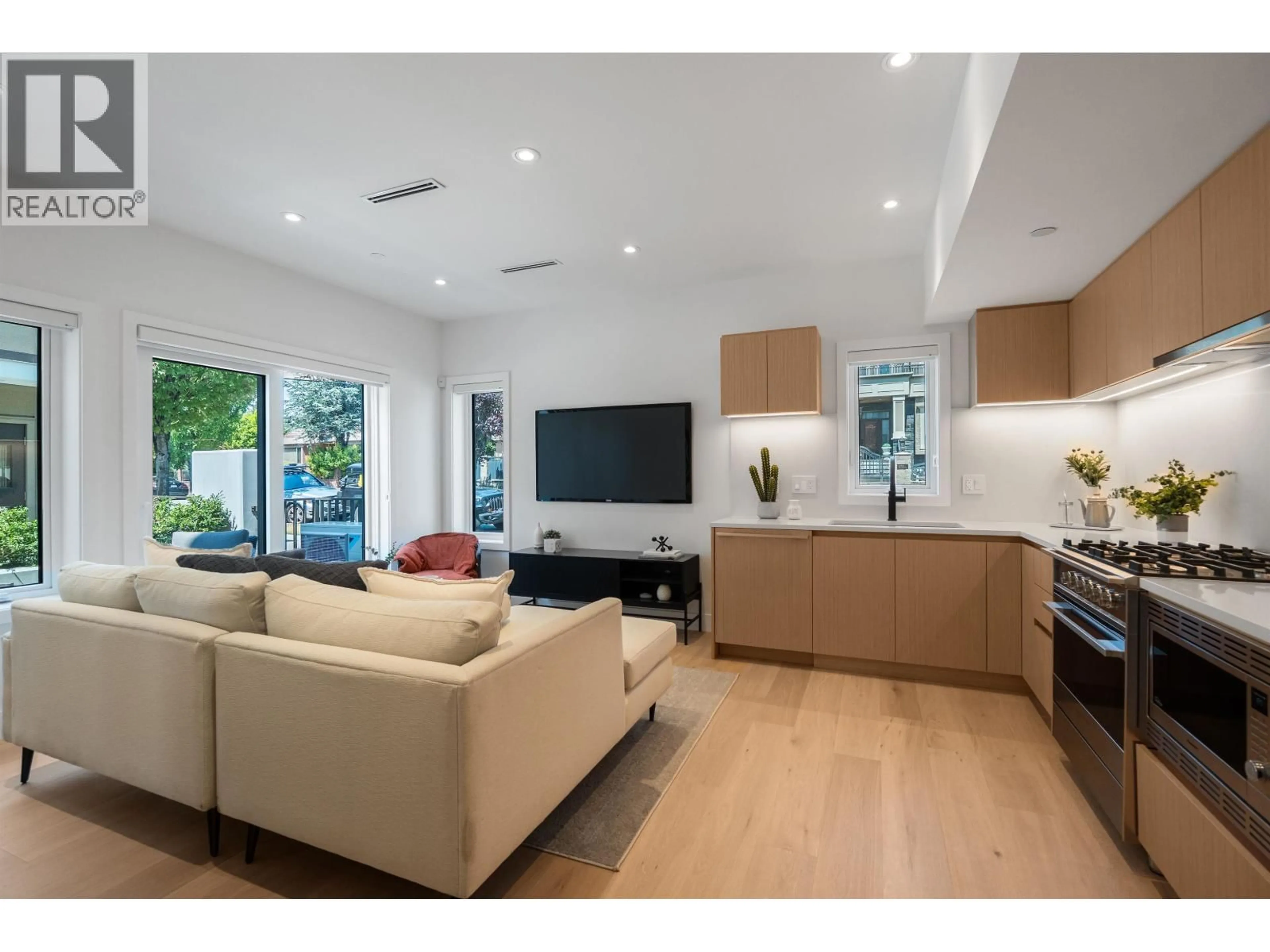 Unknown for 1008 52ND AVENUE, Vancouver British Columbia V6P1H5