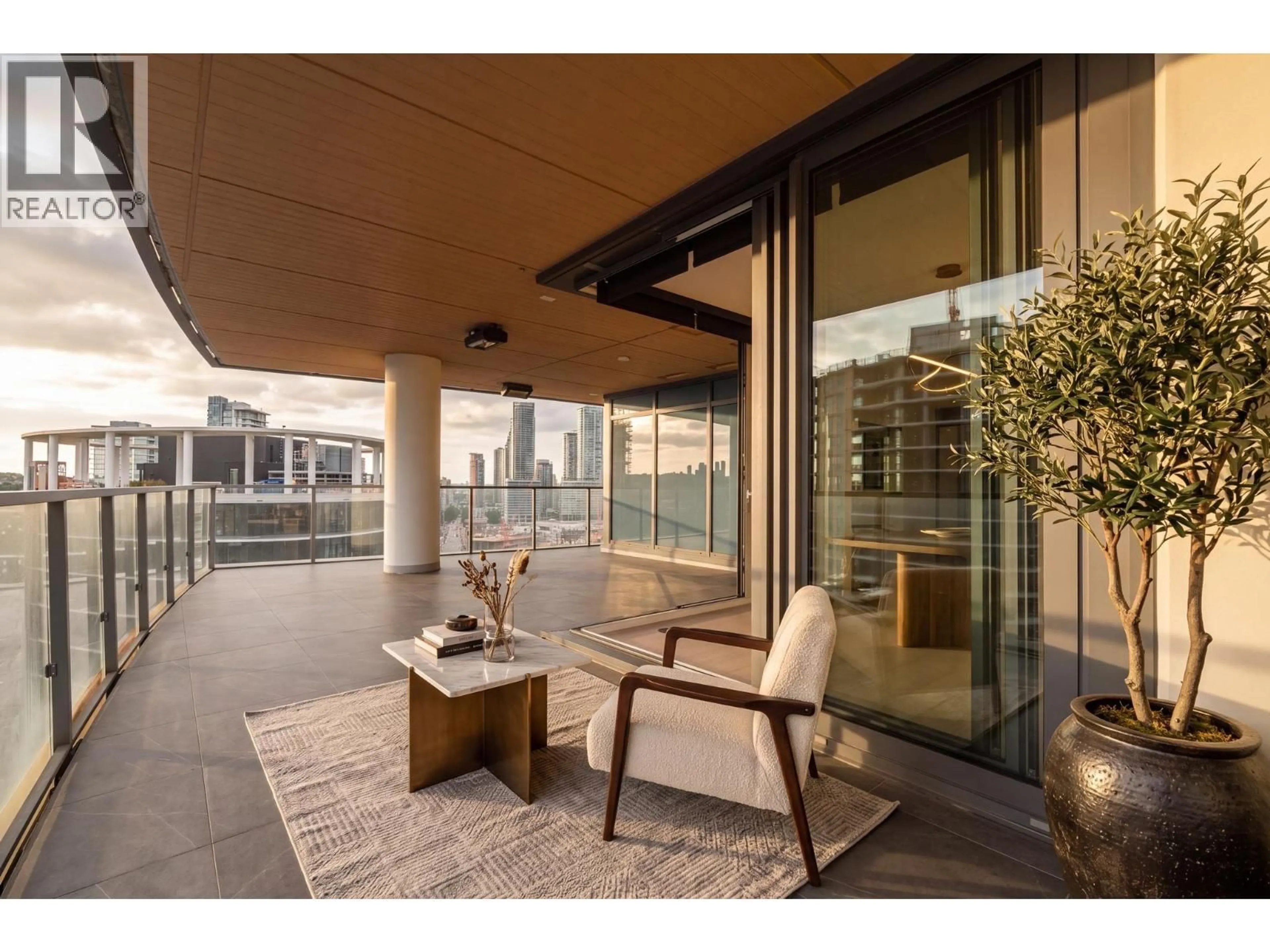 Indoor foyer for 1702 - 4890 LOUGHEED HIGHWAY, Burnaby British Columbia V5C0N2