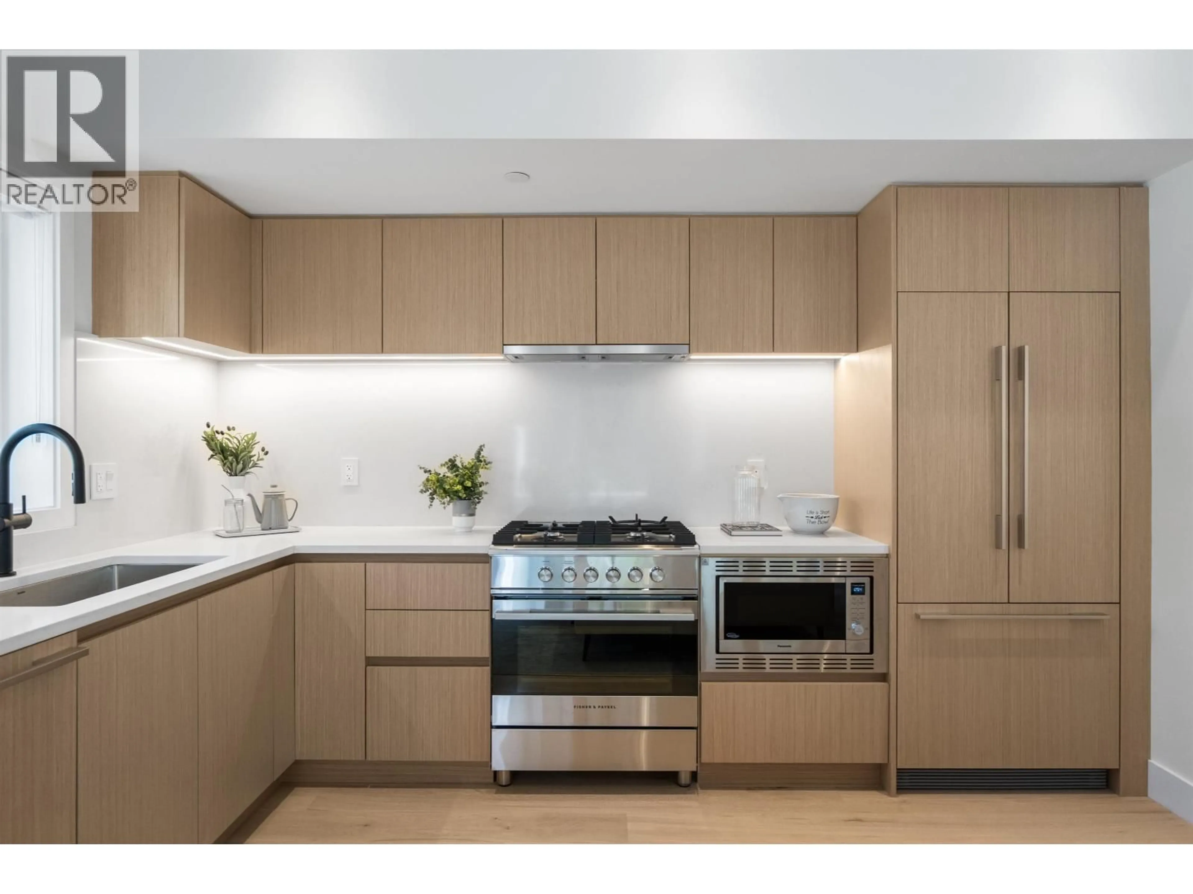 Contemporary kitchen, ceramic/tile floor for 6815 OAK STREET, Vancouver British Columbia V6P1H5
