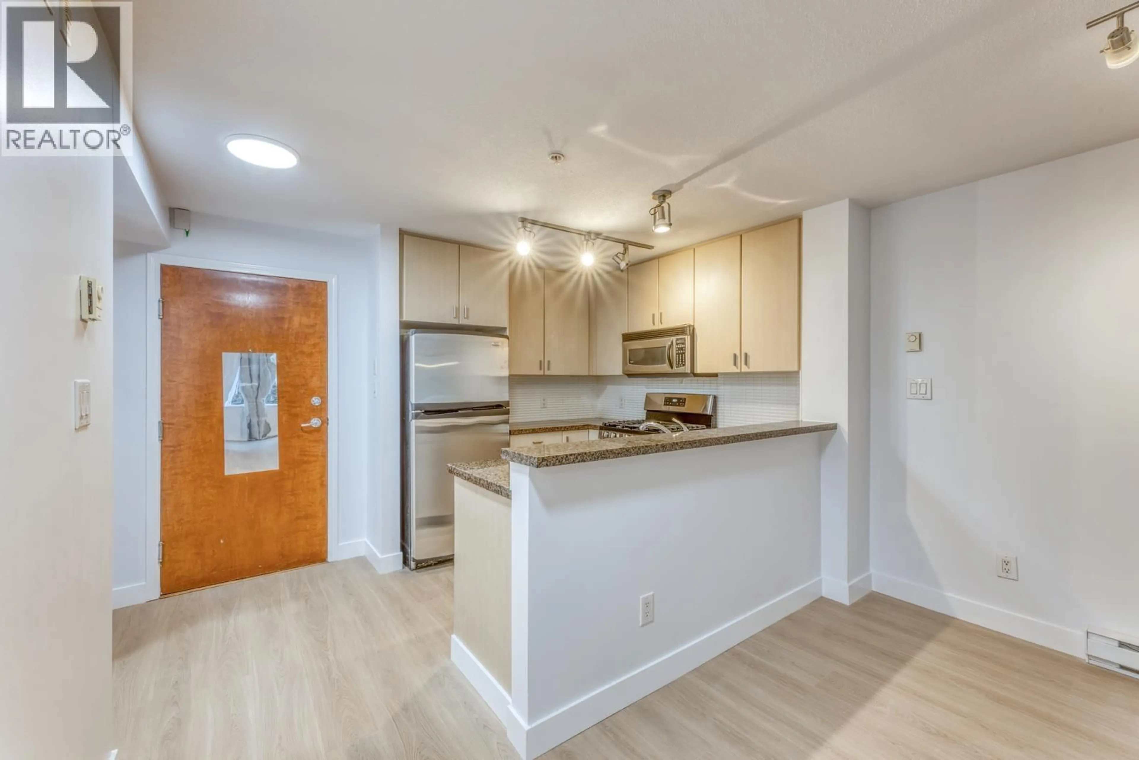 Open concept kitchen, unknown for 209 - 6888 SOUTHPOINT DRIVE, Burnaby British Columbia V3N5E3