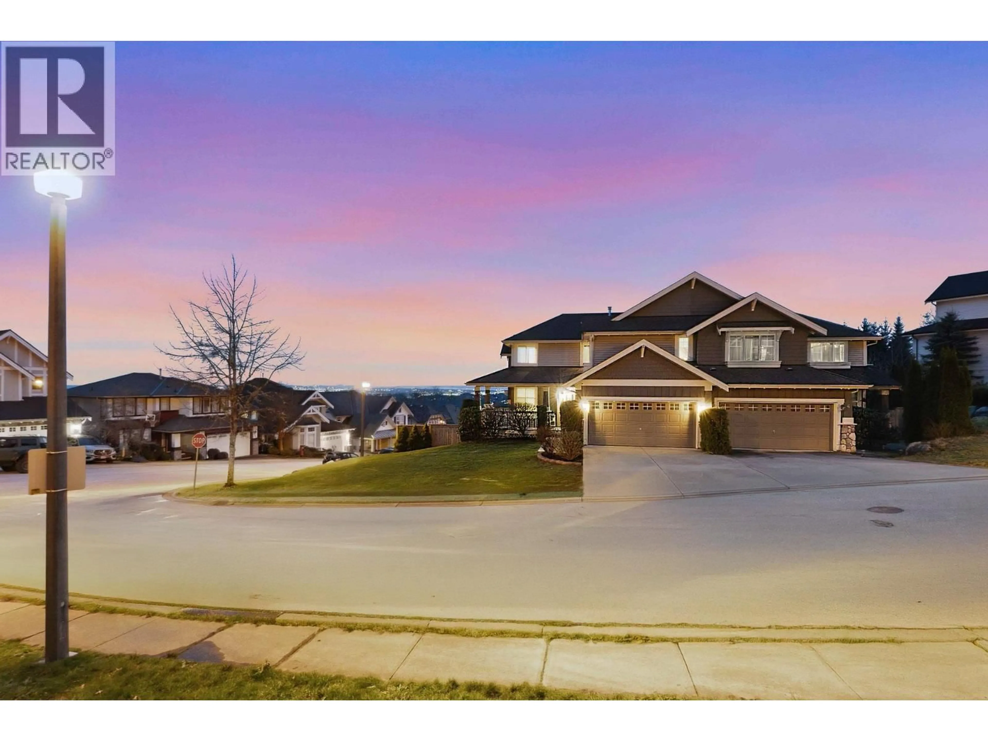 A pic from outside/outdoor area/front of a property/back of a property/a pic from drone, mountain view for 4 HICKORY DRIVE, Port Moody British Columbia V3H5L9