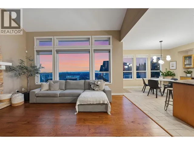 4 HICKORY DRIVE, Port Moody 5