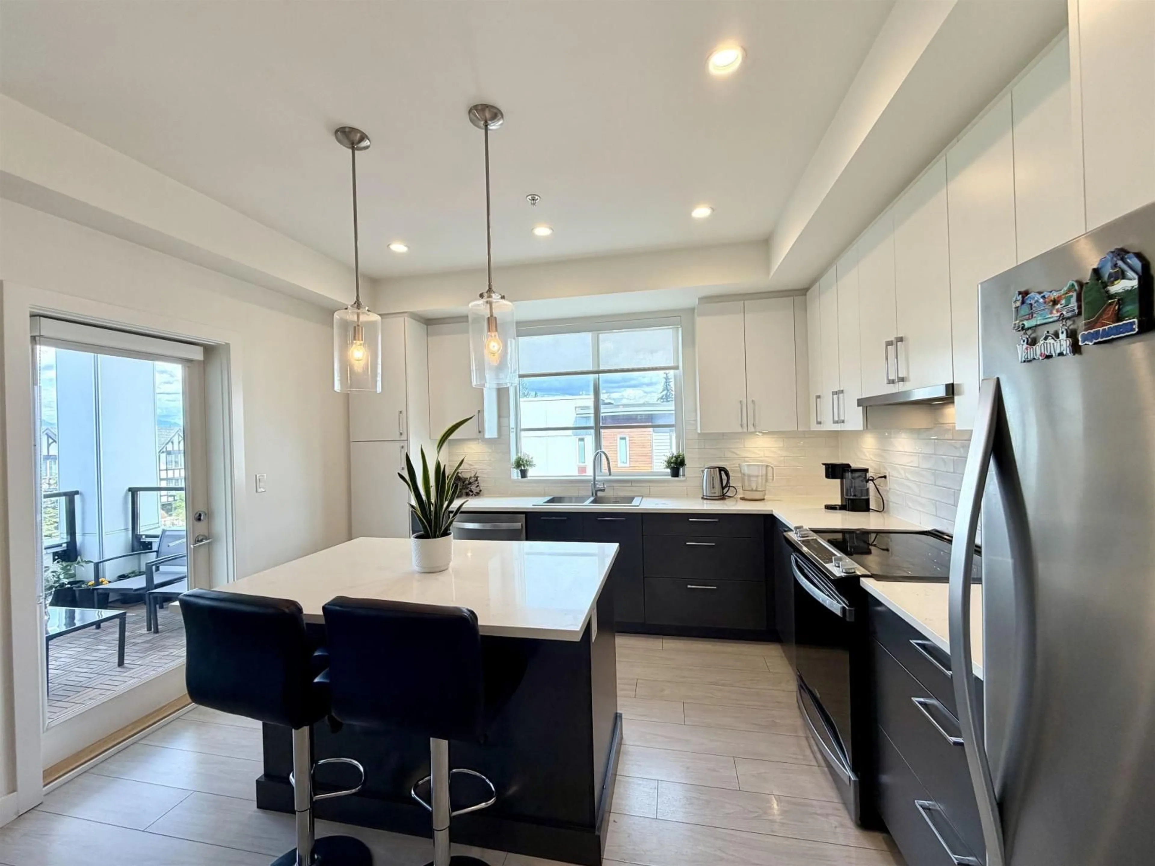 Contemporary kitchen, ceramic/tile floor for B316 - 20834 80 AVENUE, Langley British Columbia V2Y3M6