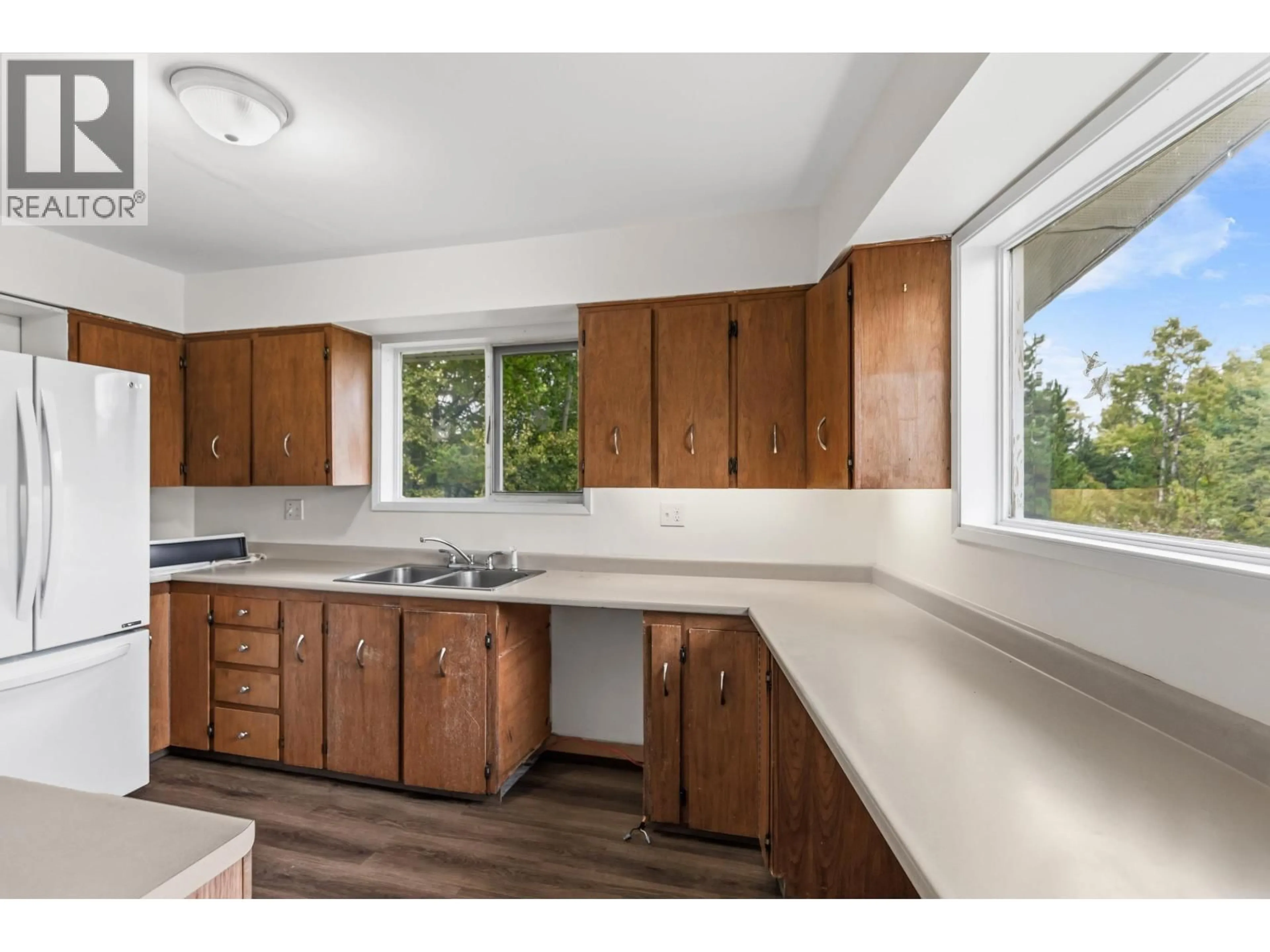 Standard kitchen, unknown for 9556 BIRCHILL CRESCENT, Prince George British Columbia V2N6G9