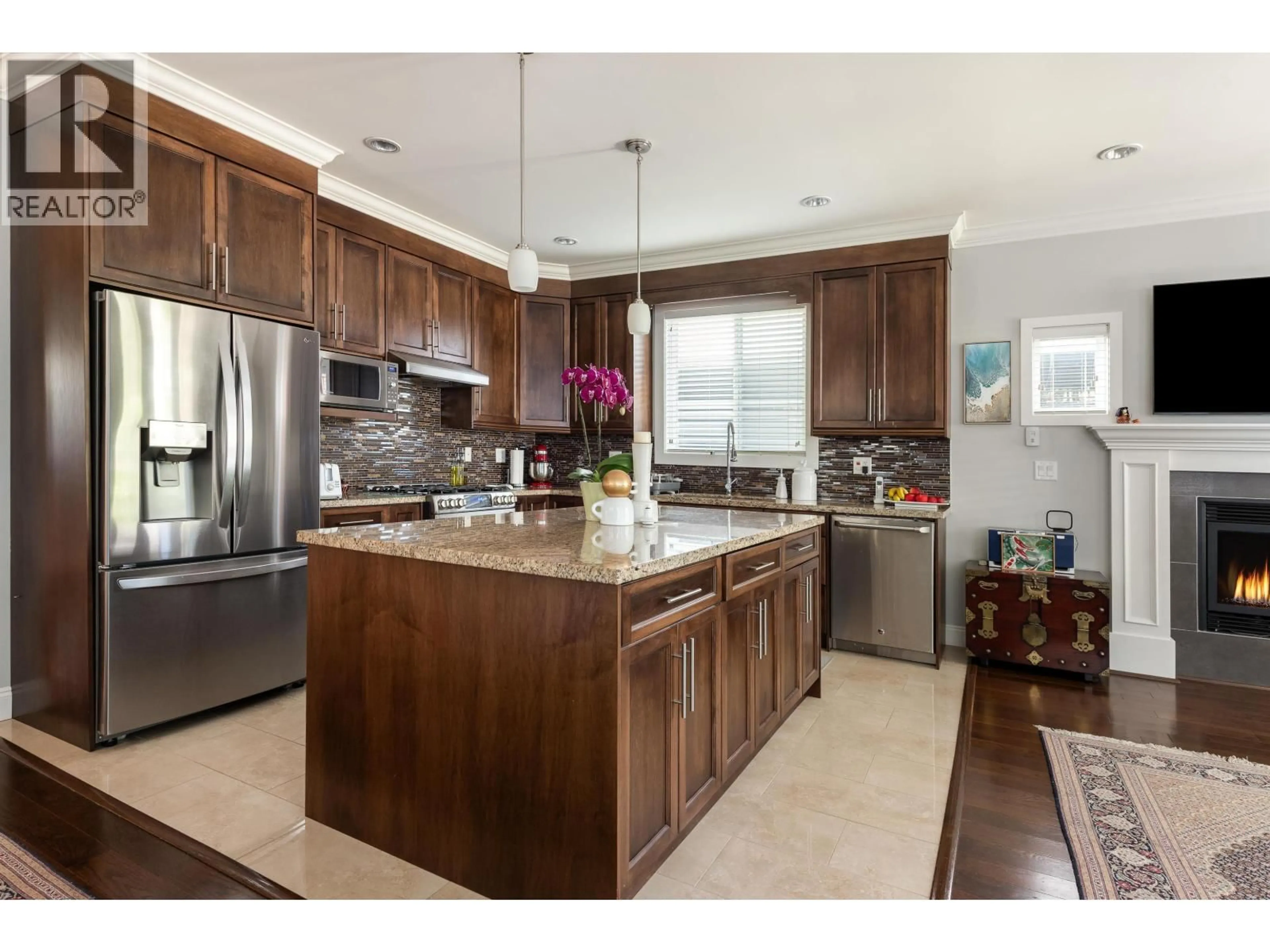 Open concept kitchen, unknown for 362 21ST STREET, North Vancouver British Columbia V7L3B8