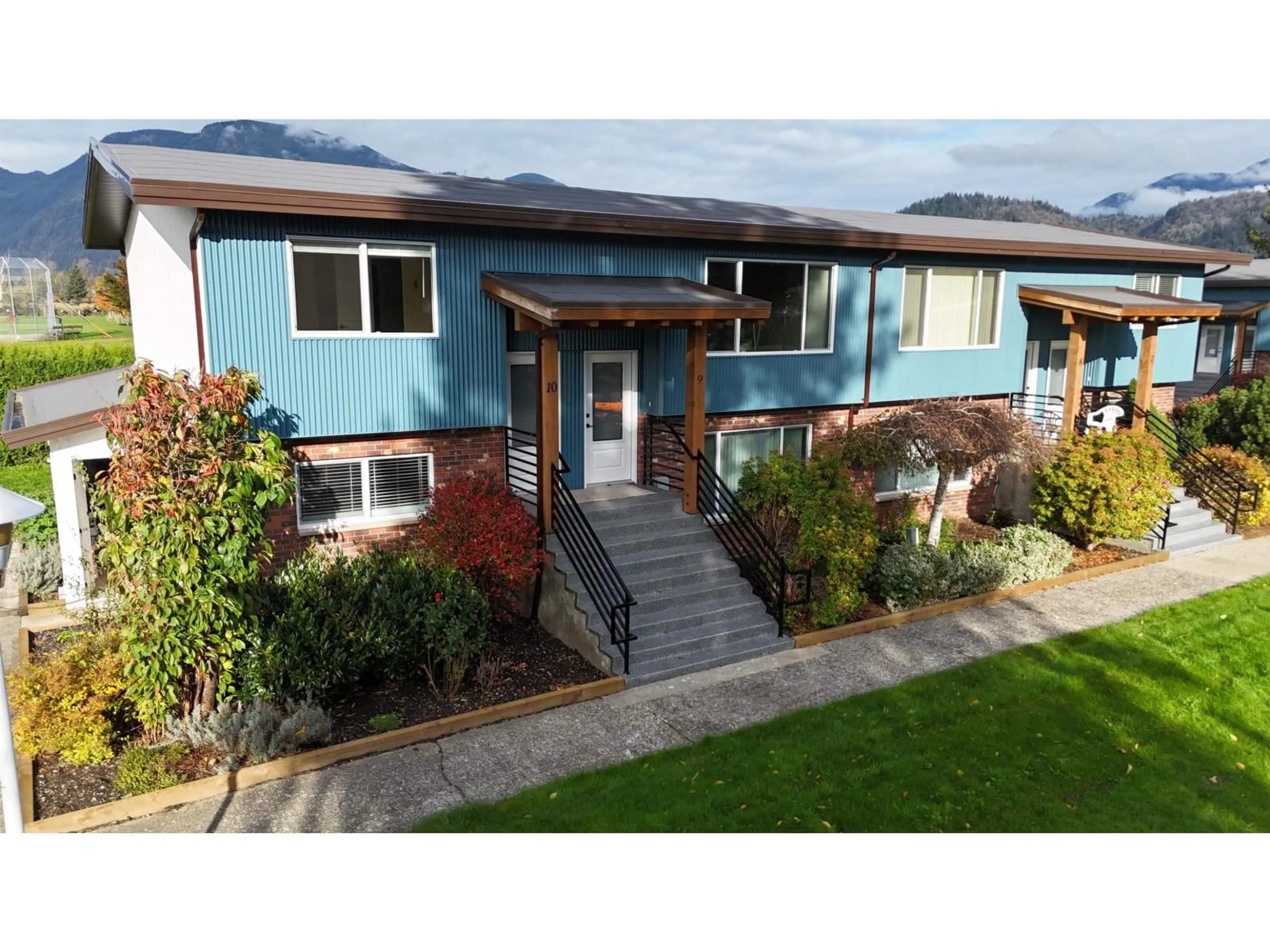 Home with vinyl exterior material, street for 7 - 1725 BEAMAN DRIVE, Agassiz British Columbia V0M1A3