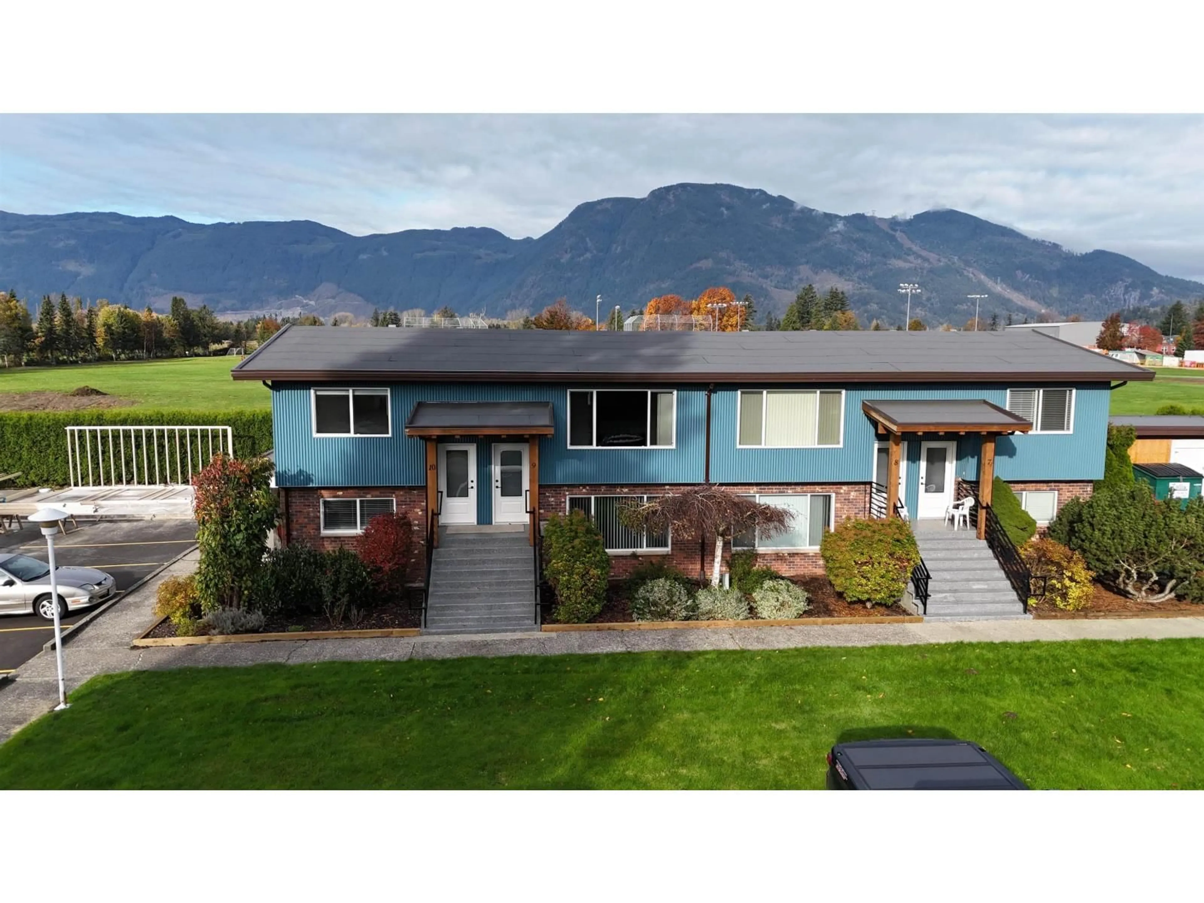 A pic from outside/outdoor area/front of a property/back of a property/a pic from drone, mountain view for 7 - 1725 BEAMAN DRIVE, Agassiz British Columbia V0M1A3