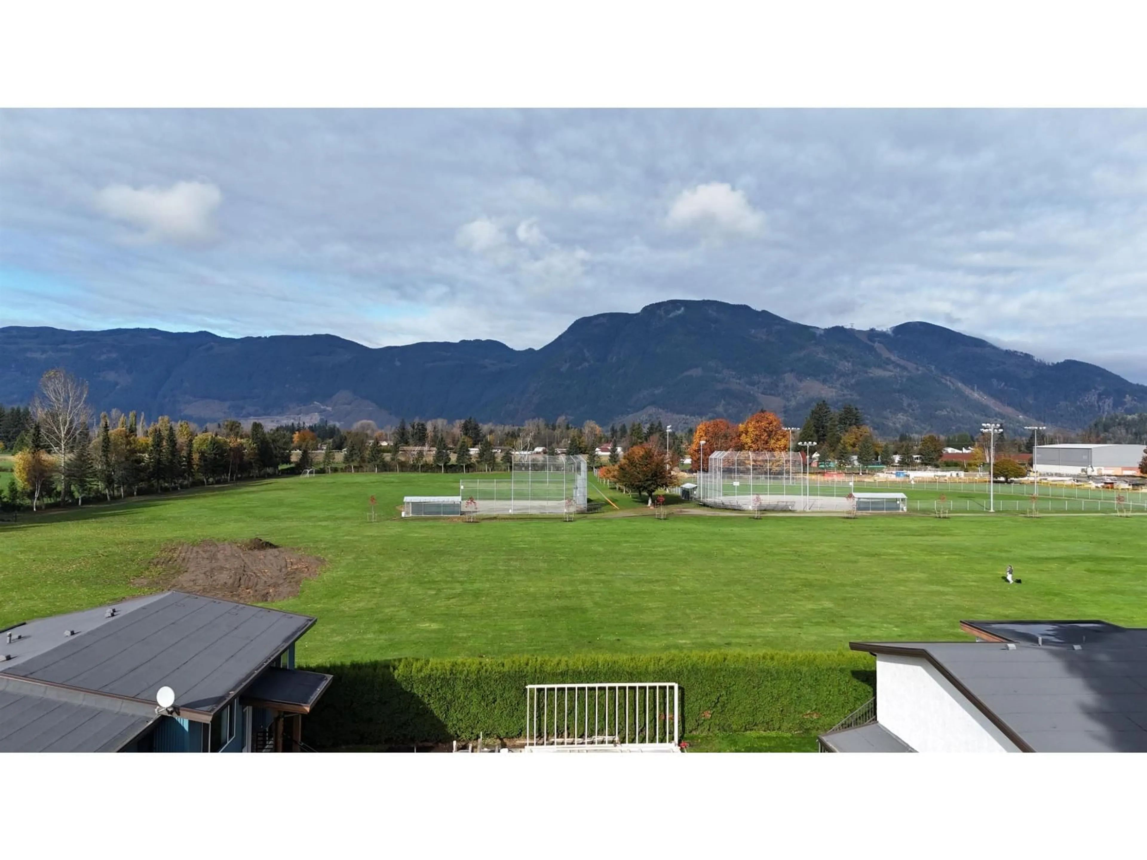 A pic from outside/outdoor area/front of a property/back of a property/a pic from drone, mountain view for 7 - 1725 BEAMAN DRIVE, Agassiz British Columbia V0M1A3