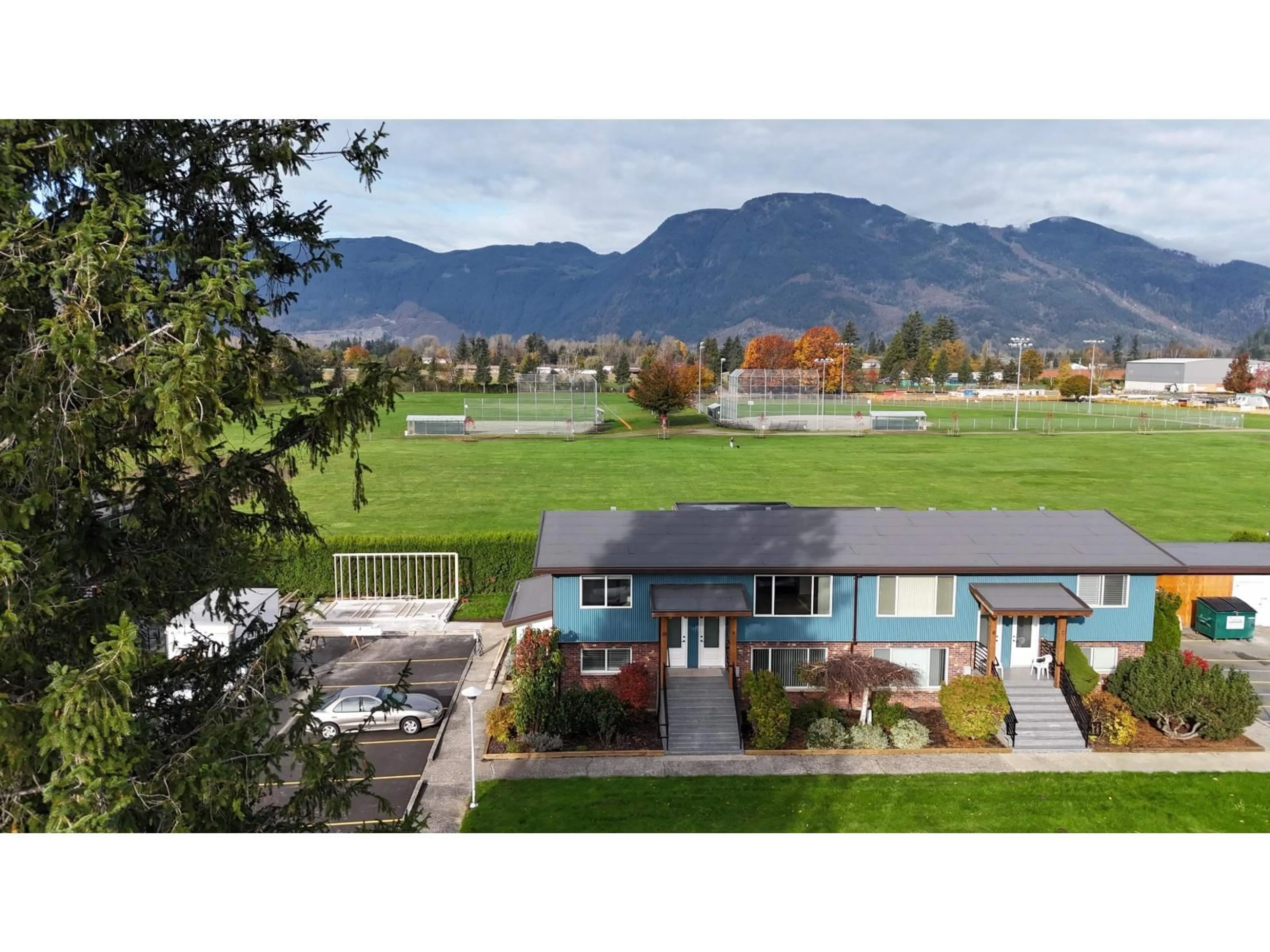 A pic from outside/outdoor area/front of a property/back of a property/a pic from drone, mountain view for 7 - 1725 BEAMAN DRIVE, Agassiz British Columbia V0M1A3