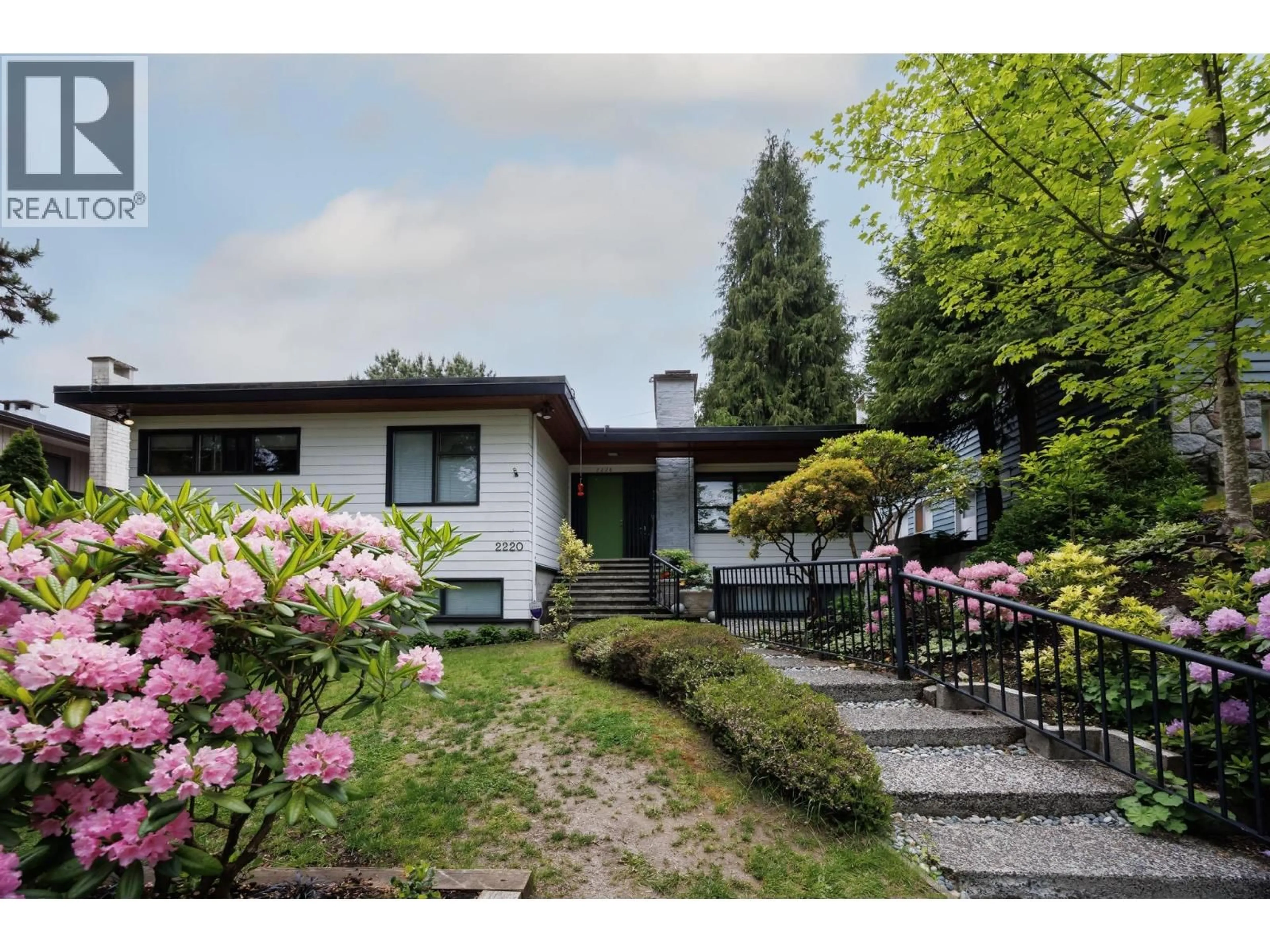 Unknown for 2220 32ND AVENUE, Vancouver British Columbia V6L2B2