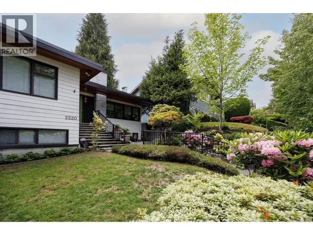 2220 32ND AVENUE, Vancouver 3