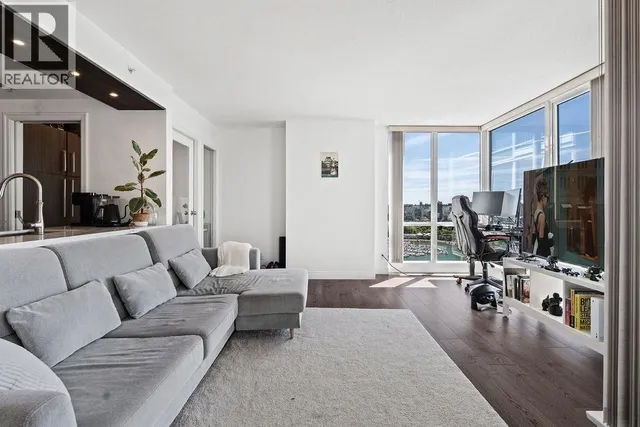 3302 - 193 AQUARIUS MEWS, Vancouver 2