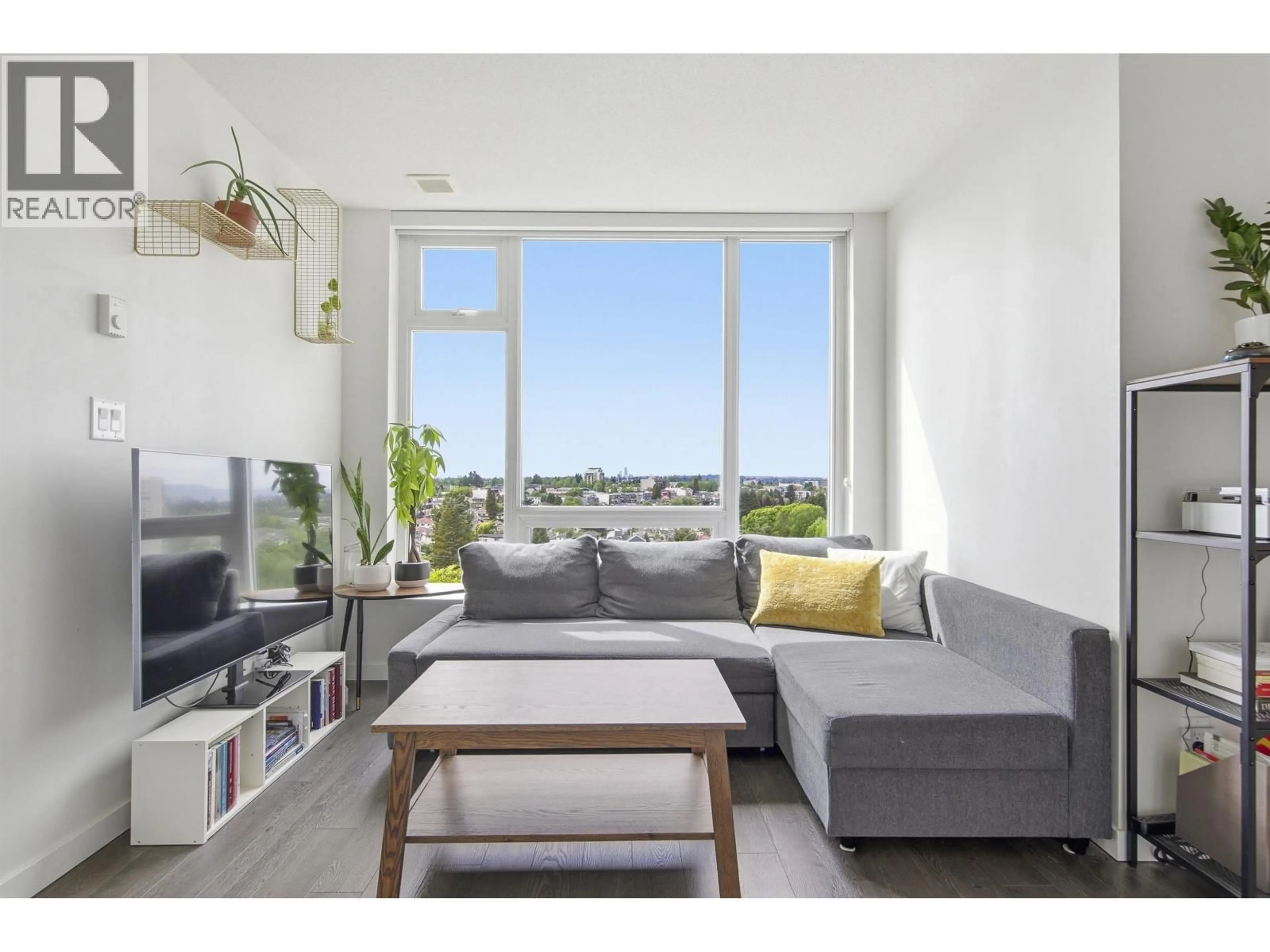 Living room with furniture, unknown for 1104 - 5665 BOUNDARY ROAD, Vancouver British Columbia V5R0E4