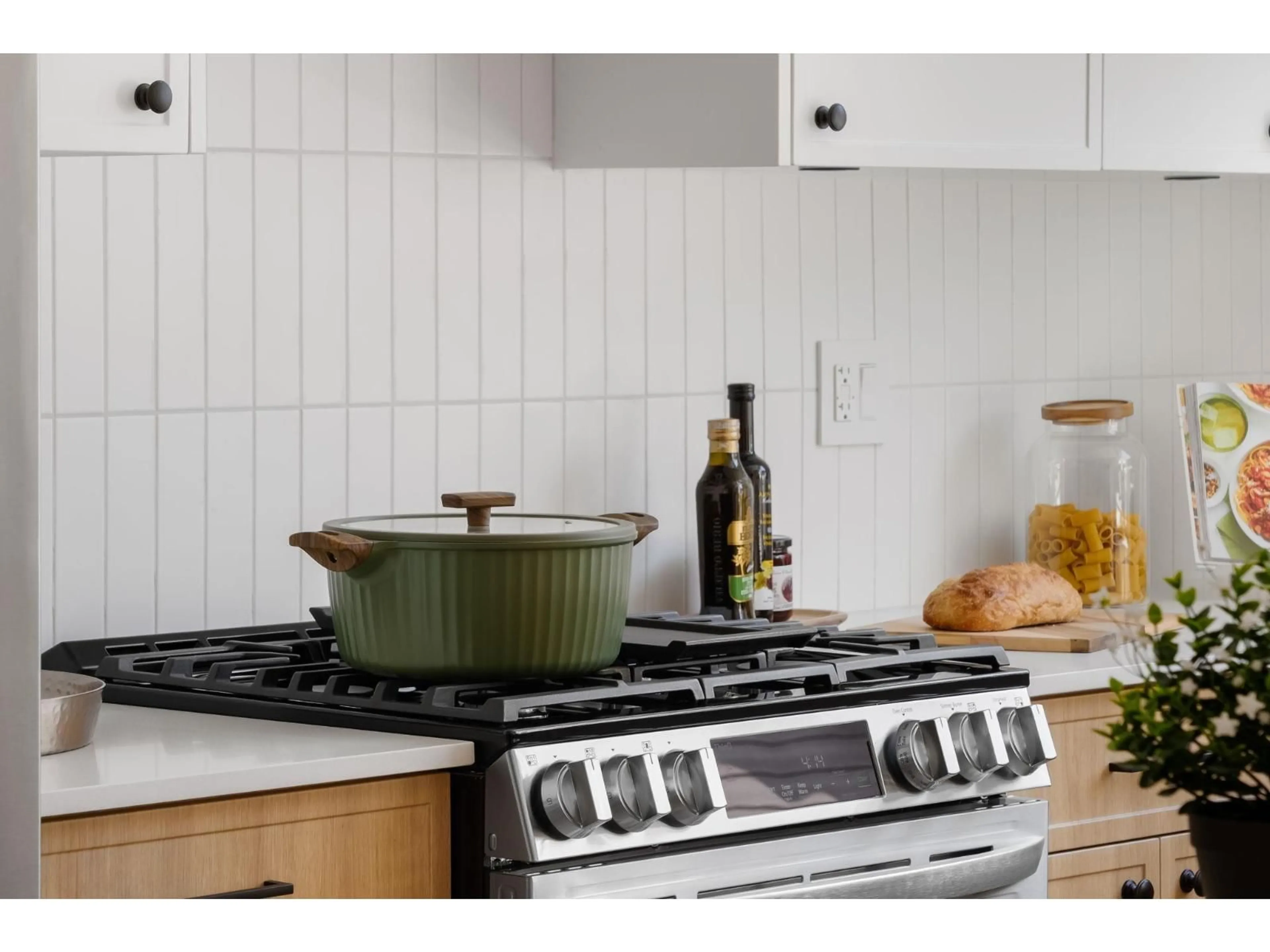 Standard kitchen, ceramic/tile floor for 14 - 10660 127A STREET, Surrey British Columbia V3T2Z9