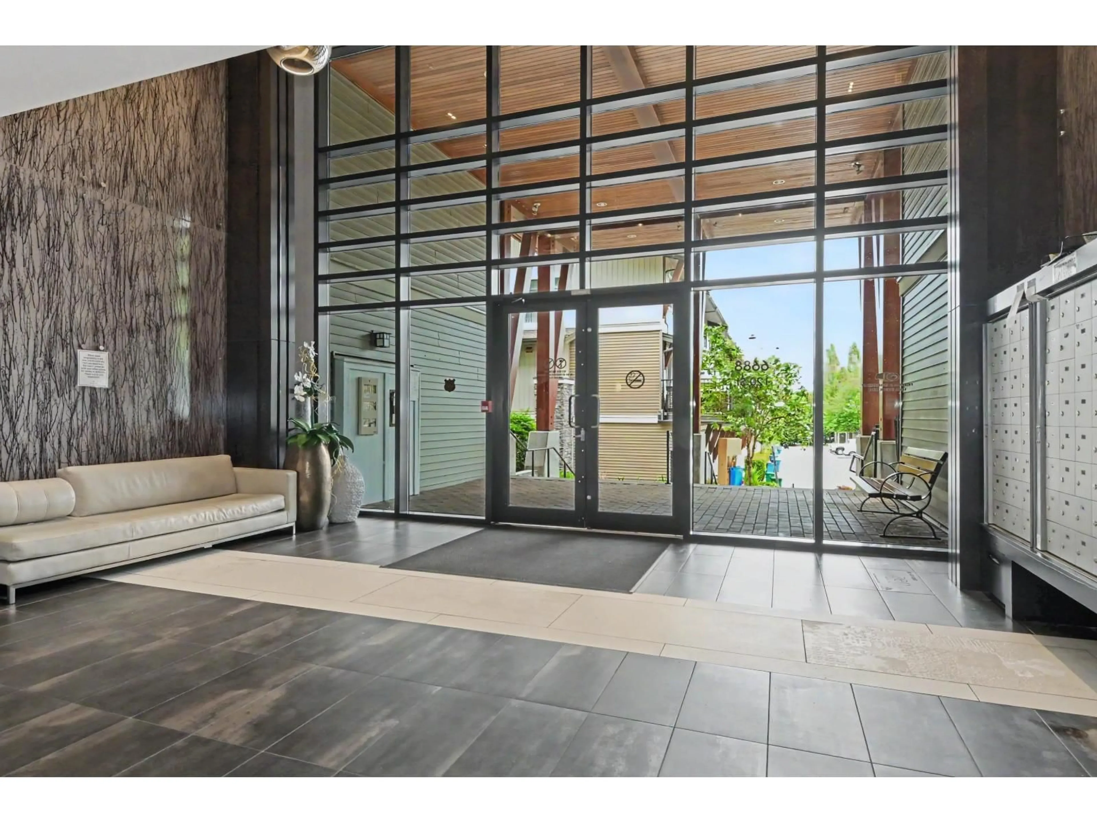 Indoor foyer for 401 - 6688 120 STREET, Surrey British Columbia V3W1T8