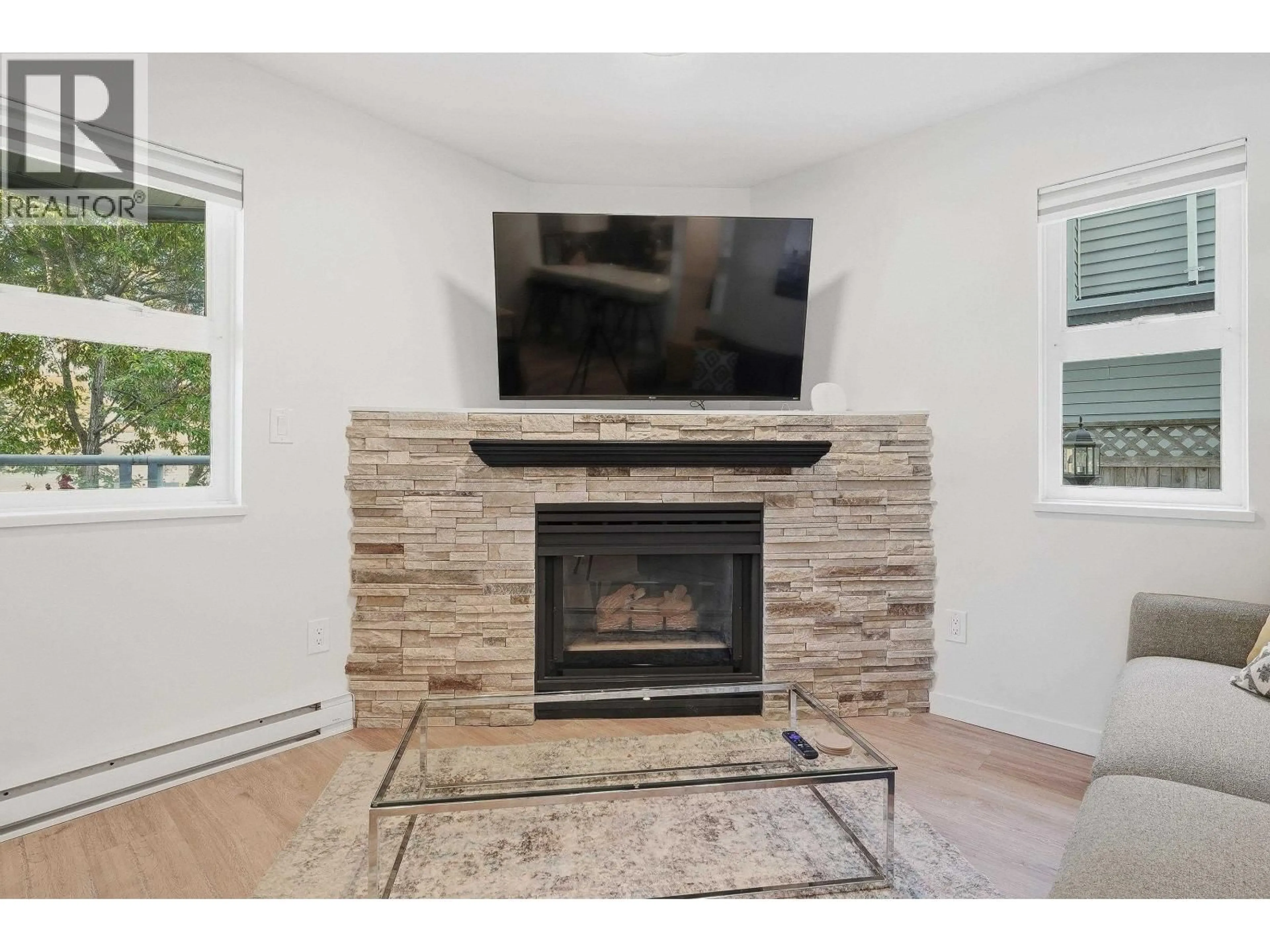 Home theater for 2B - 1048 7TH AVENUE, Vancouver British Columbia V5T1P7
