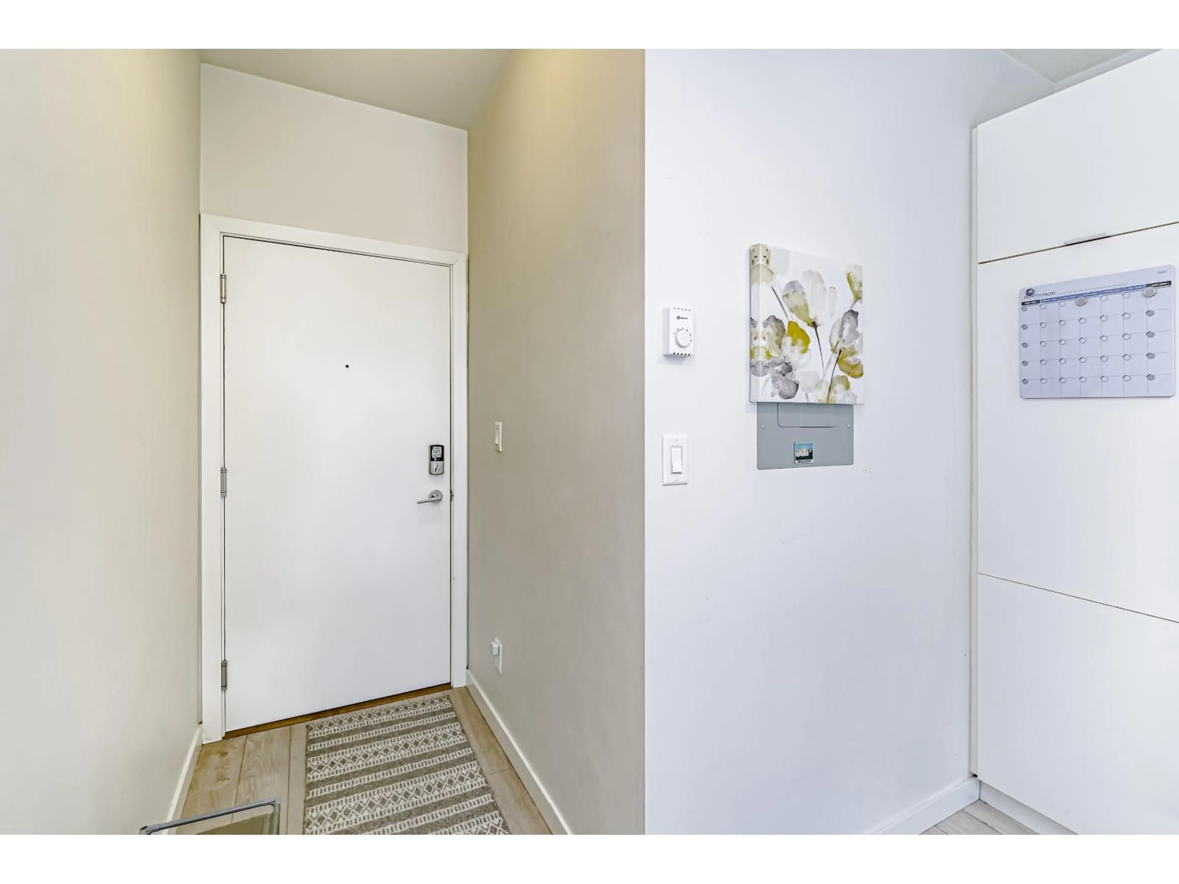Indoor entryway for 410 - 13678 GROSVENOR ROAD, Surrey British Columbia V3R5E2