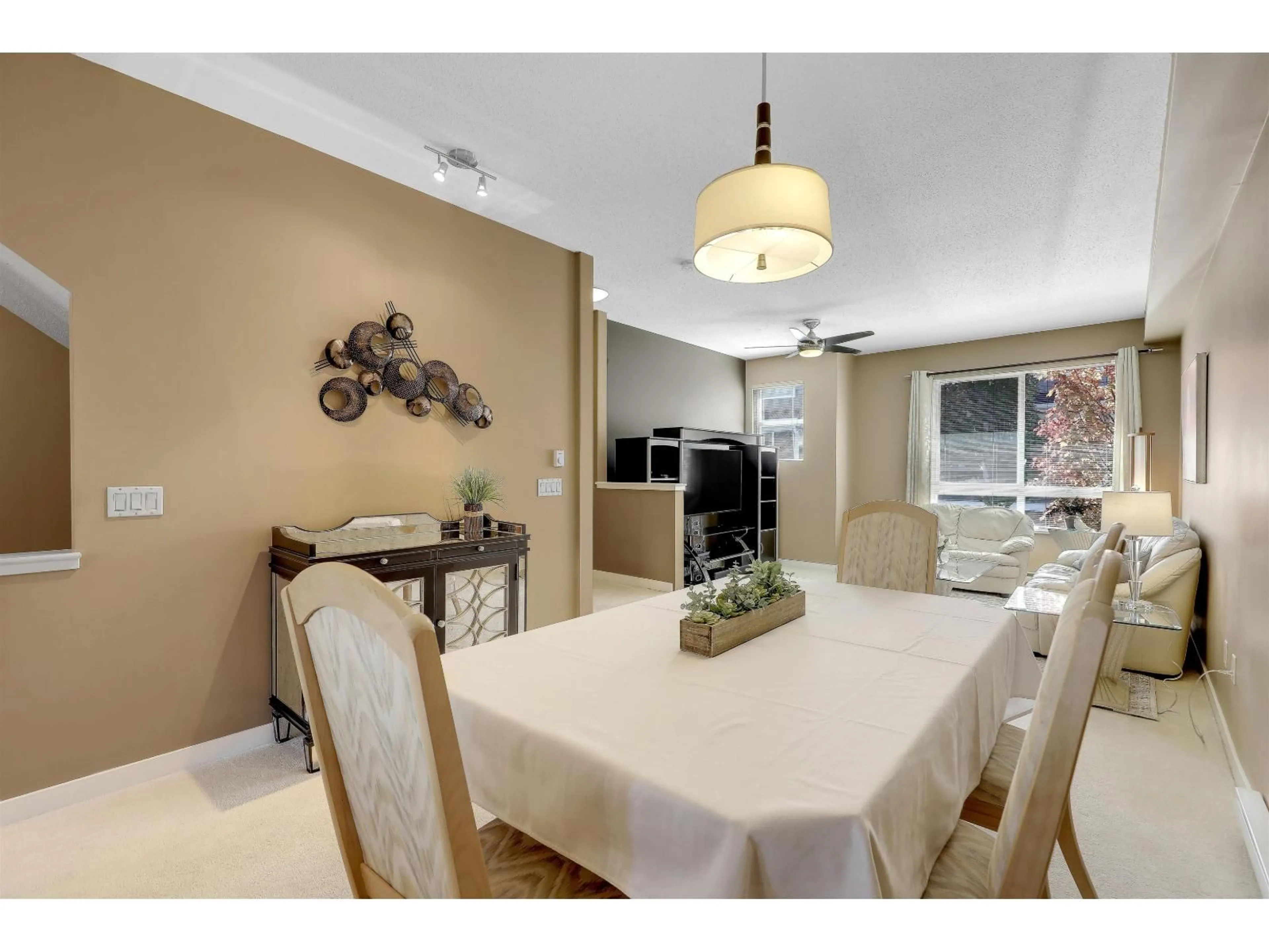 Dining room, ceramic/tile floor for 53 - 2729 158 STREET, Surrey British Columbia V3Z1P4
