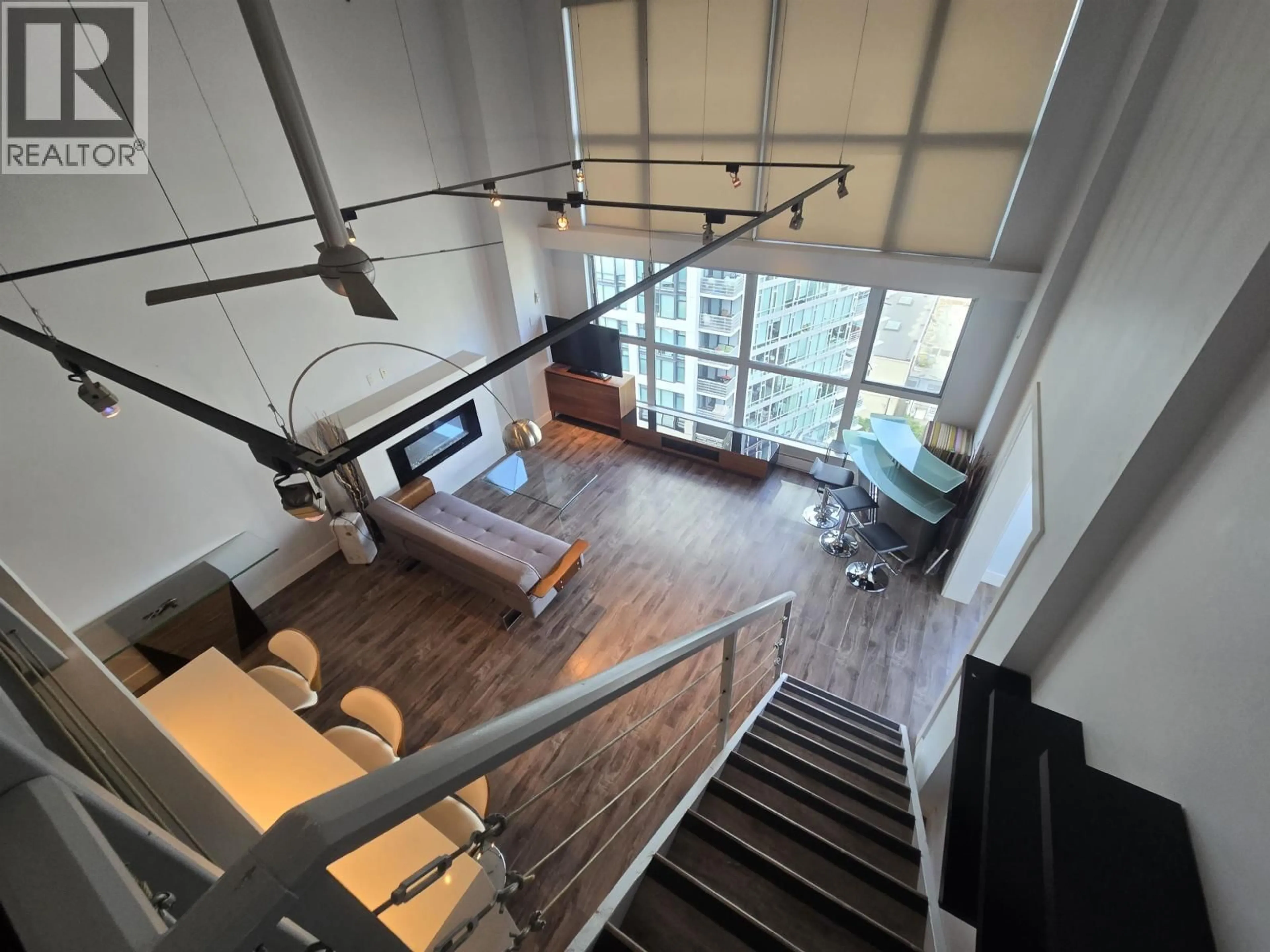 Indoor foyer for 905 - 1238 SEYMOUR STREET, Vancouver British Columbia V6B6J3