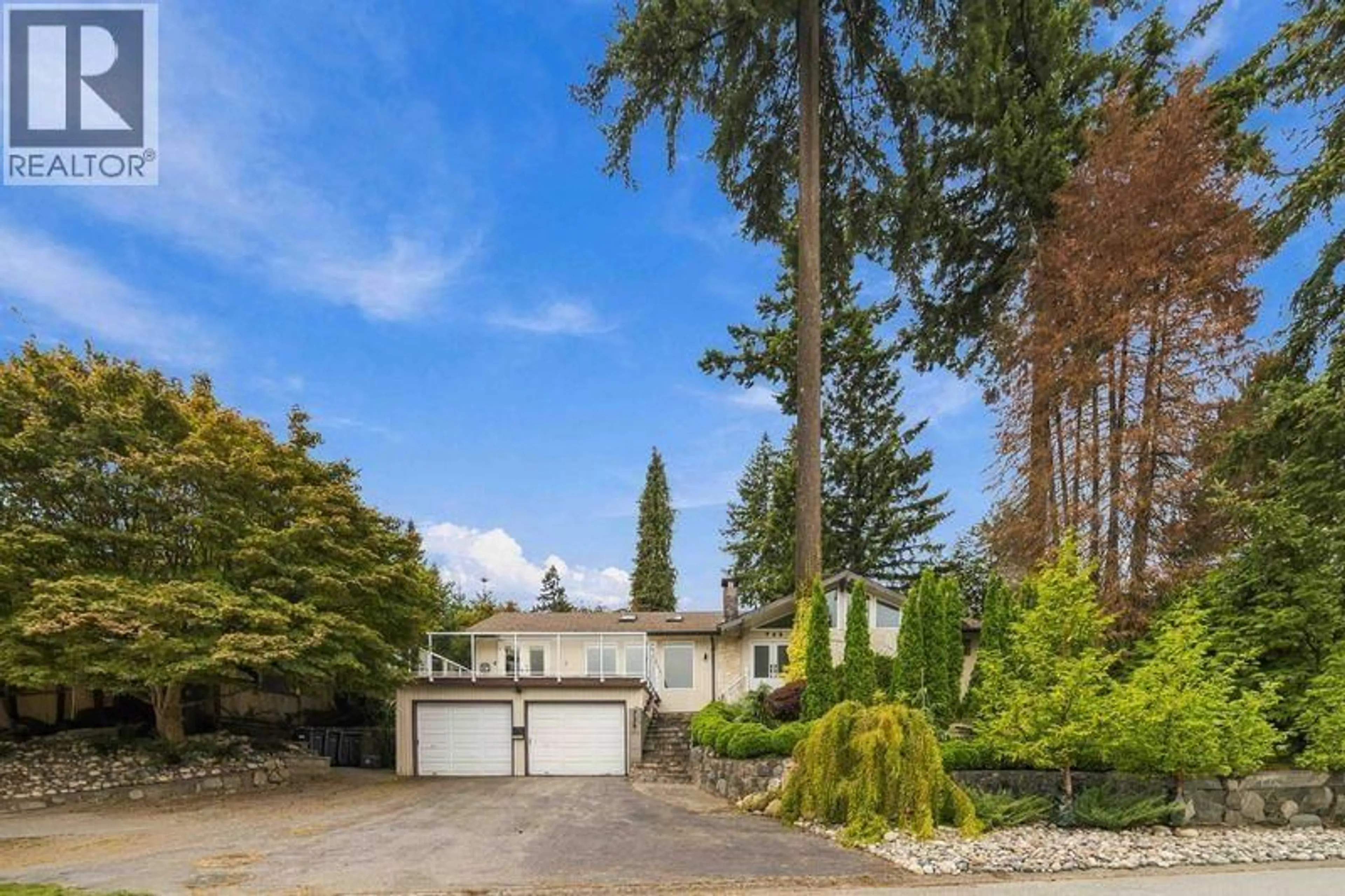 A pic from outside/outdoor area/front of a property/back of a property/a pic from drone, street for 734 CARLETON DRIVE, Port Moody British Columbia V3H3K6