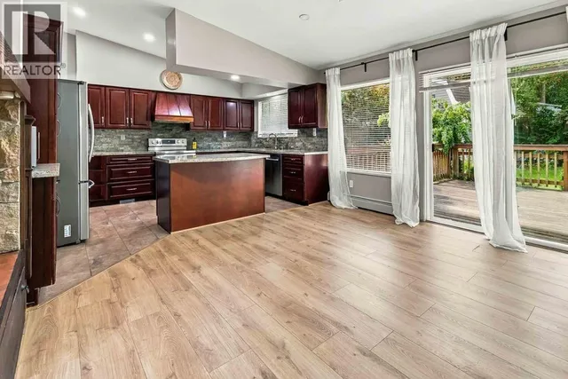 734 CARLETON DRIVE, Port Moody 4