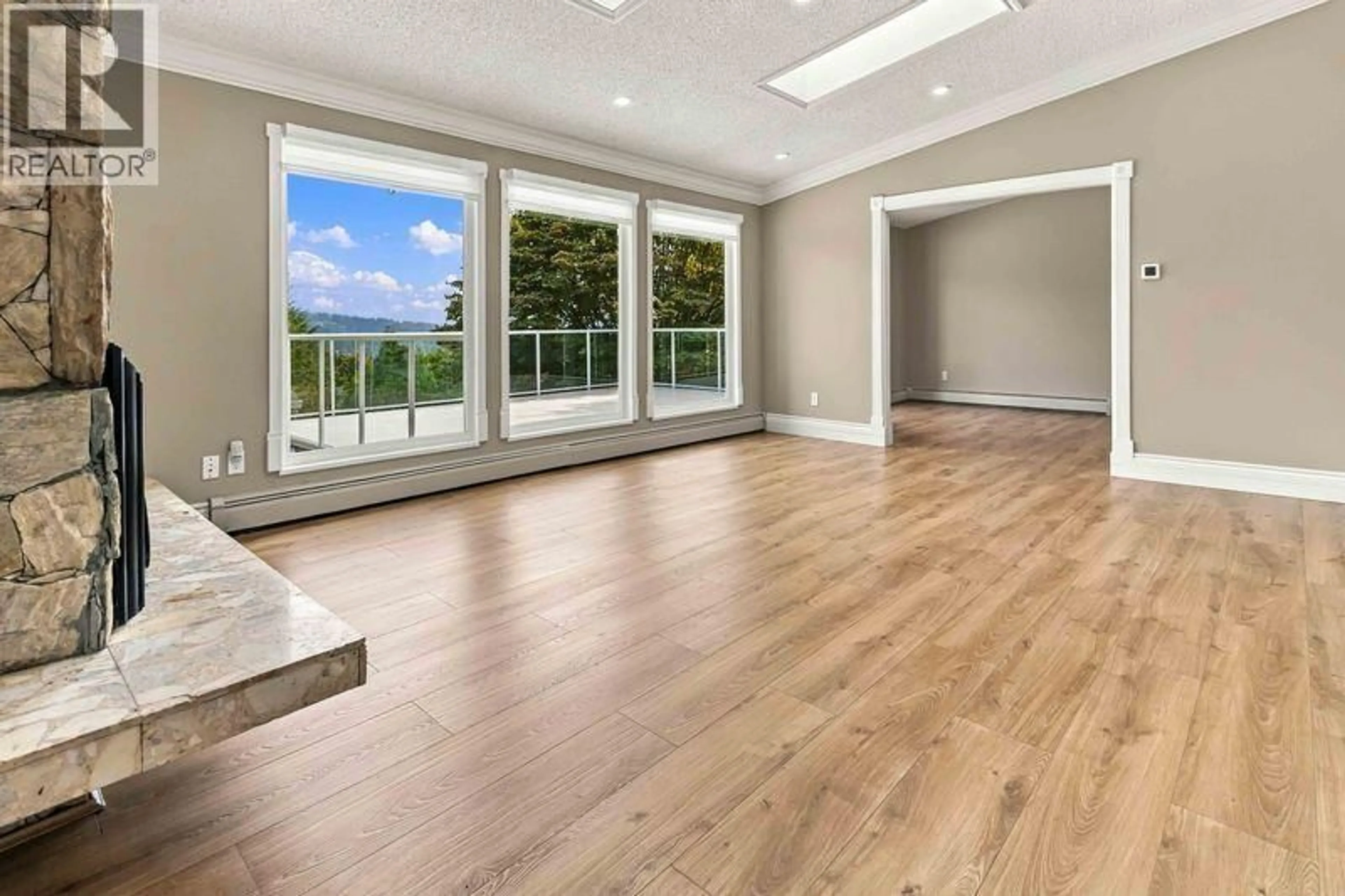 A pic of a room for 734 CARLETON DRIVE, Port Moody British Columbia V3H3K6