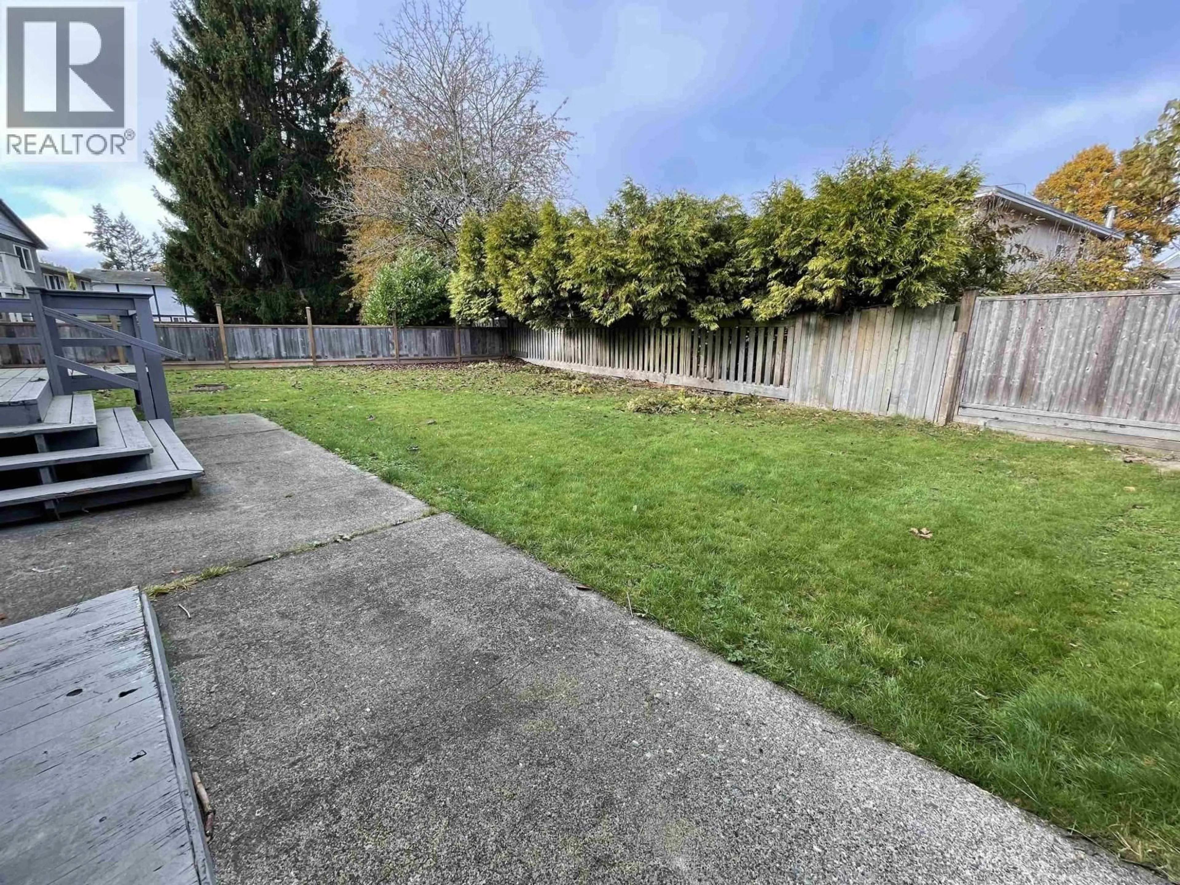 A pic from outside/outdoor area/front of a property/back of a property/a pic from drone, street for 3671 SABLE AVENUE, Richmond British Columbia V7E2A3