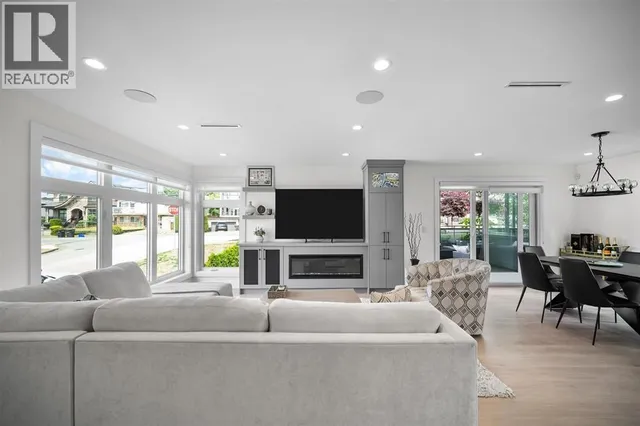 1010 AUGUSTA AVENUE, Burnaby 3