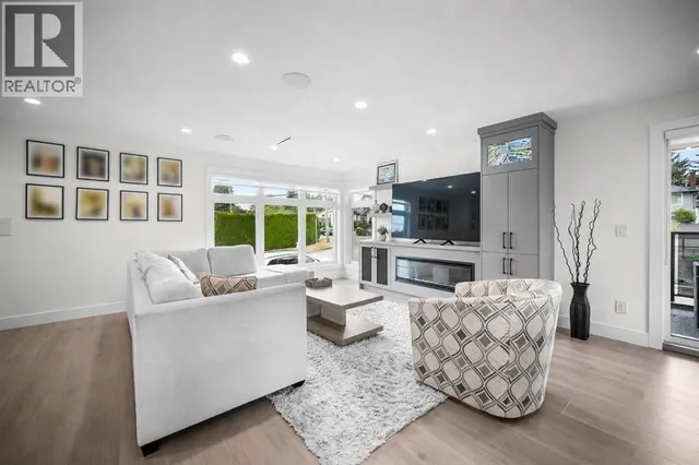 1010 AUGUSTA AVENUE, Burnaby 4