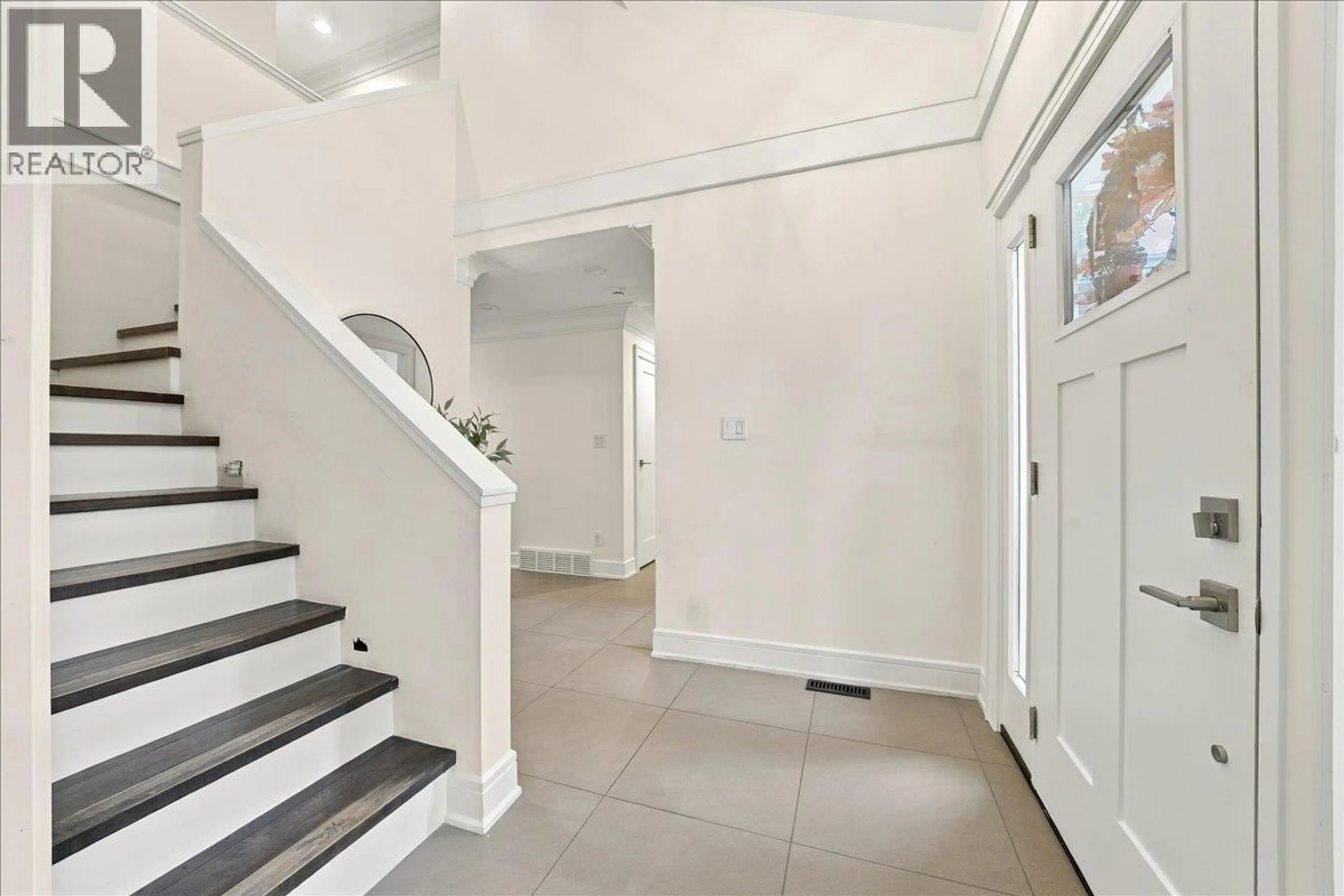 Indoor foyer for 24155 124 AVENUE, Maple Ridge British Columbia V4R1N3