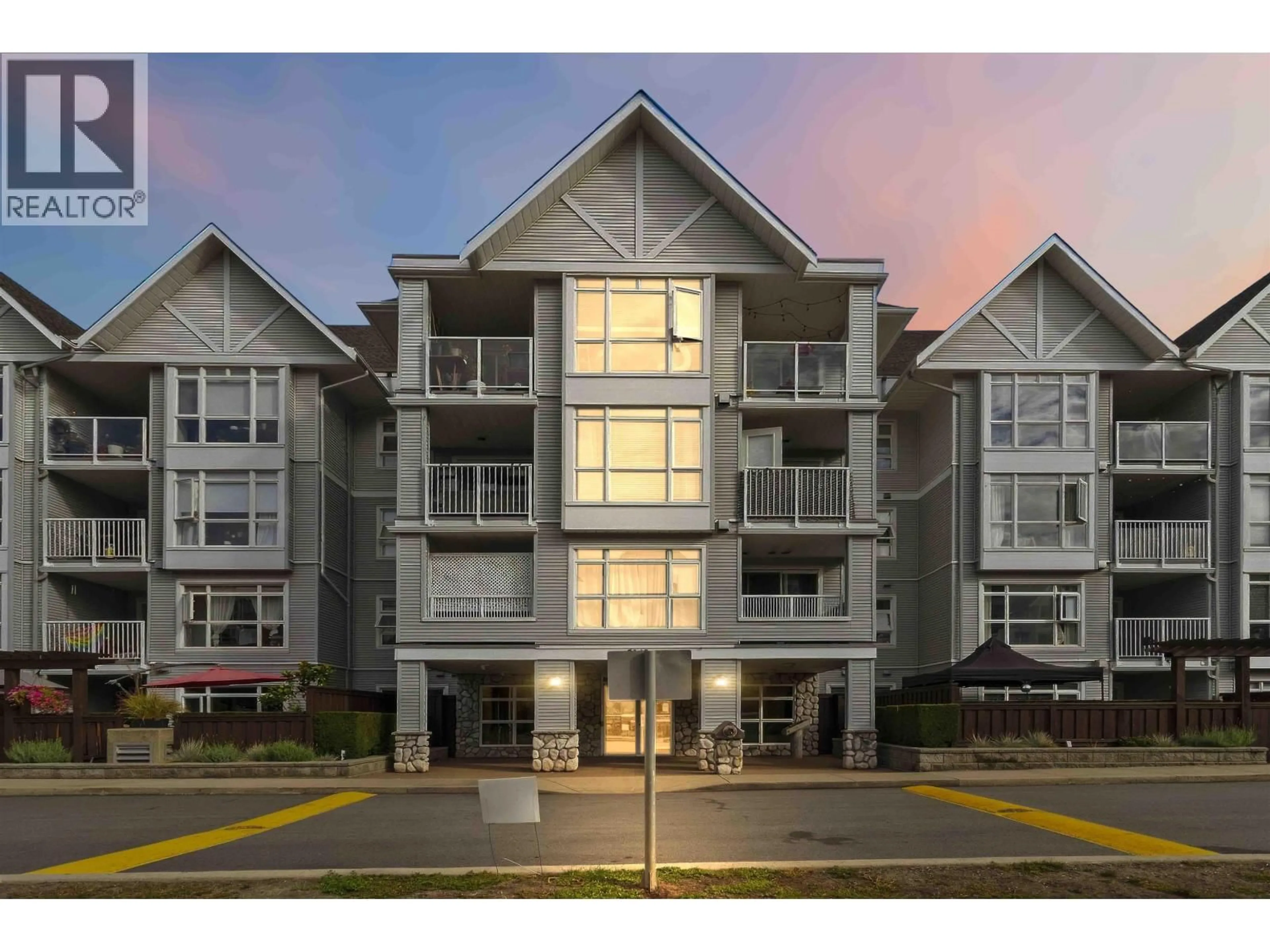 Unknown for 401 - 3142 ST JOHNS STREET, Port Moody British Columbia V3H5E5