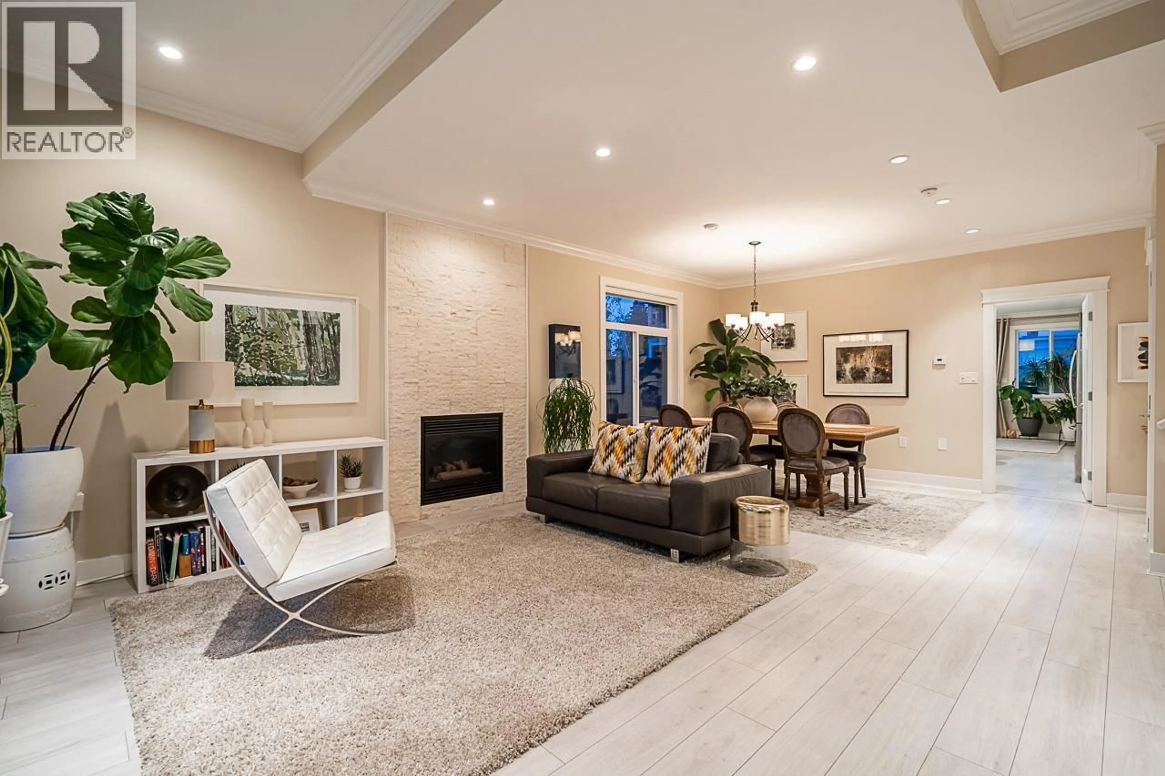 Living room with furniture, unknown for 4591 GRASSMERE STREET, Burnaby British Columbia V5G2N8