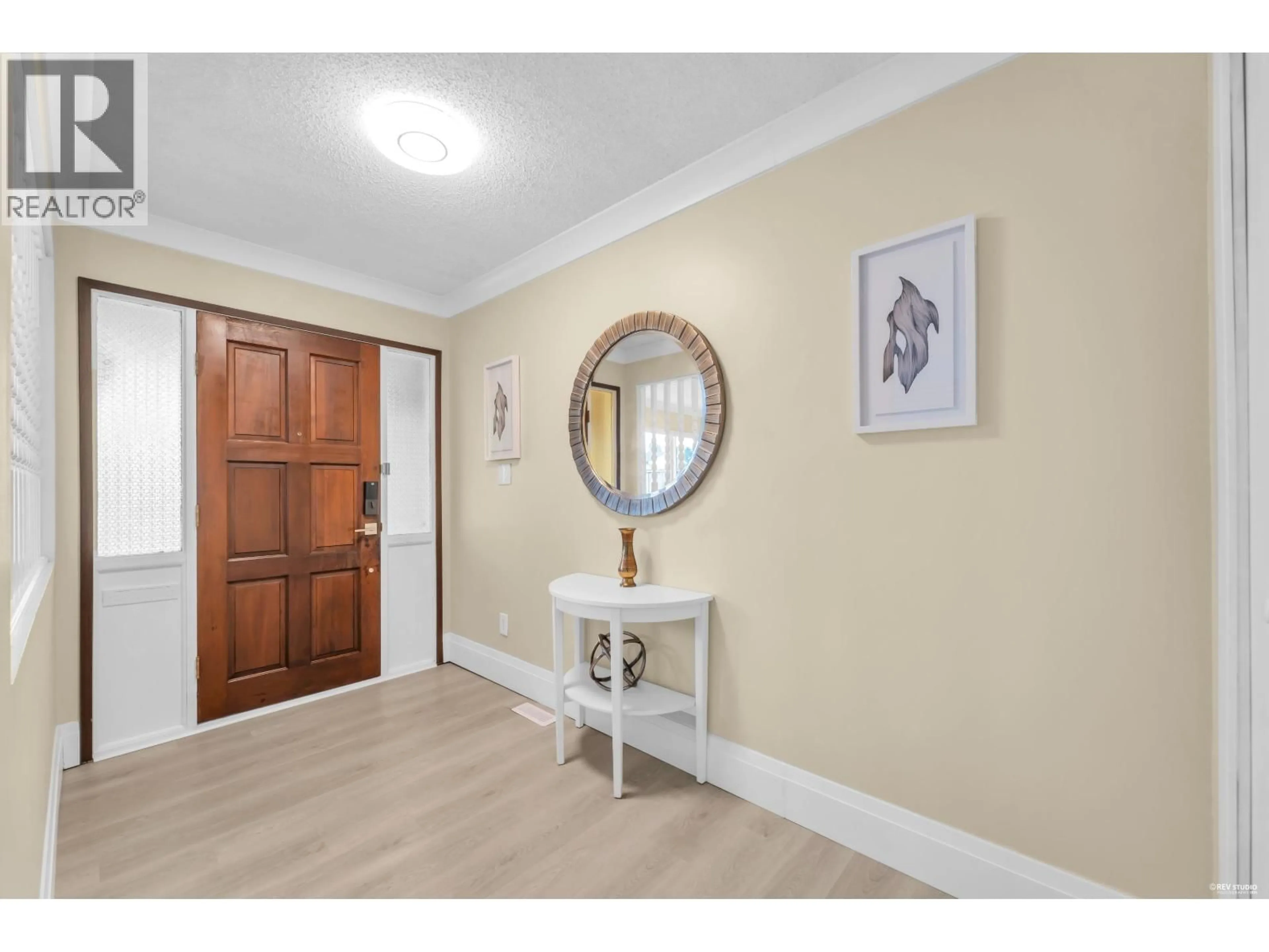 Indoor entryway for 11280 DANIELS ROAD, Richmond British Columbia V6X1M6