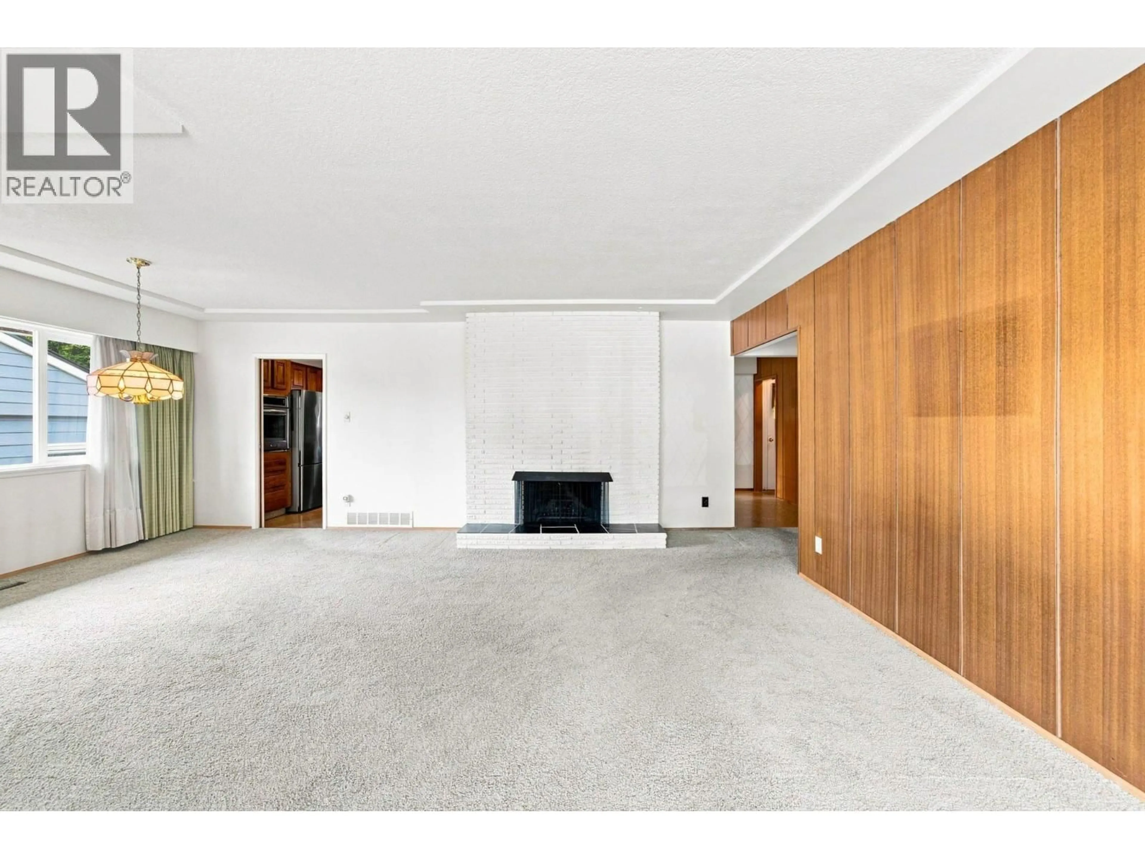 Indoor foyer for 535 AILSA AVENUE, Port Moody British Columbia V3H1A5