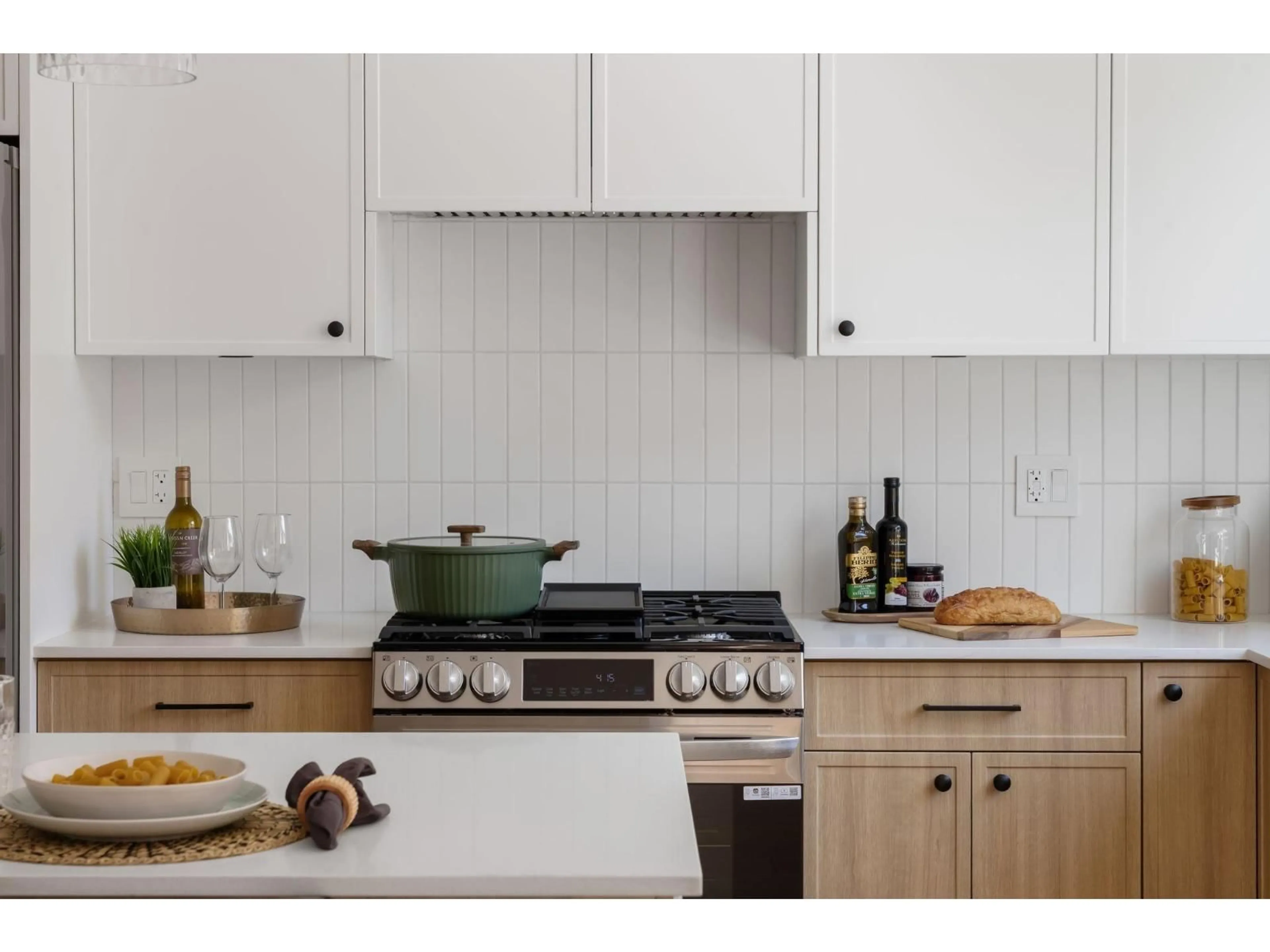 Contemporary kitchen, unknown for 16 - 10660 127A STREET, Surrey British Columbia V3T2Z9