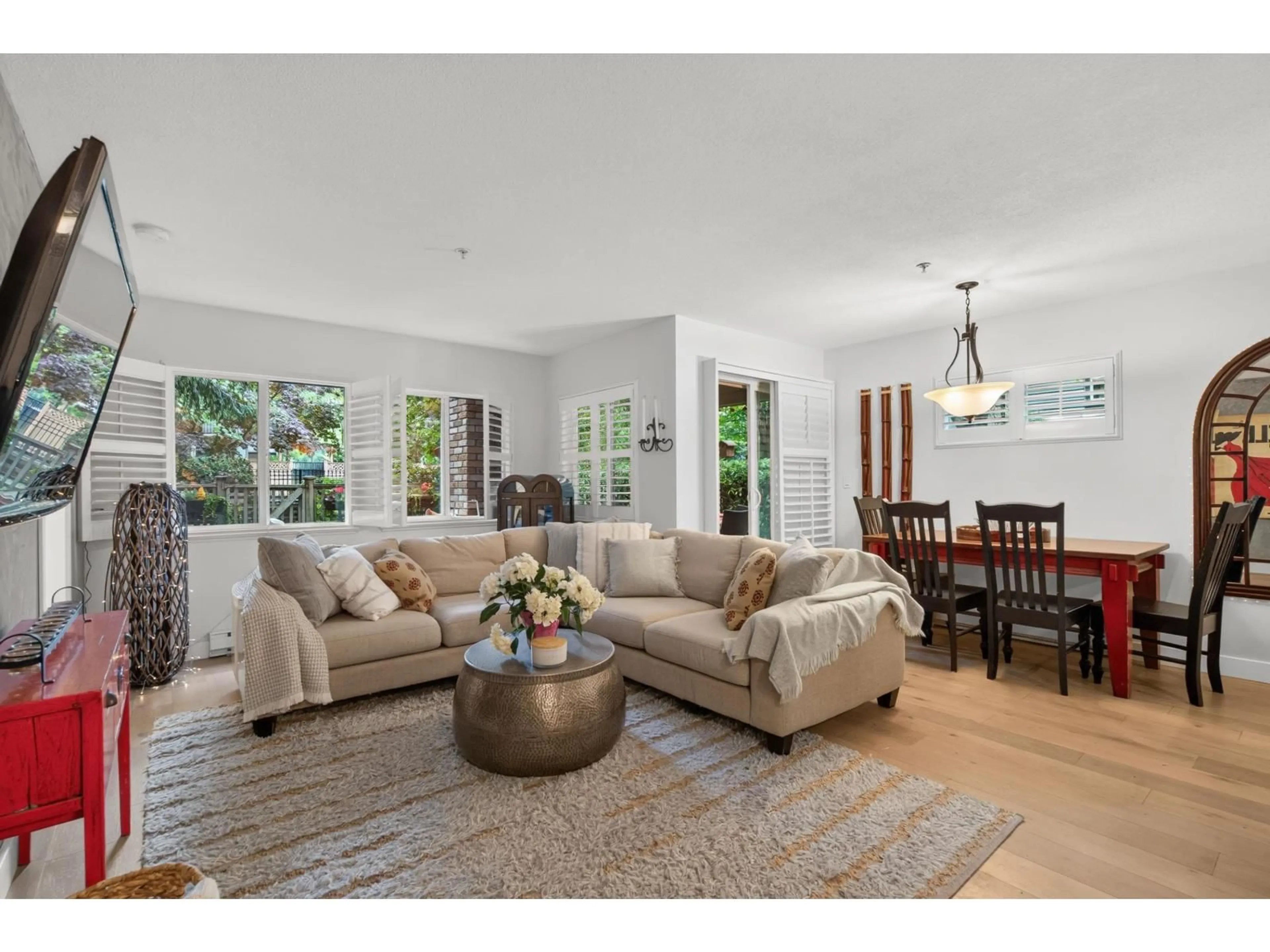 Living room with furniture, unknown for 209 - 8717 160 STREET, Surrey British Columbia V4N5X7