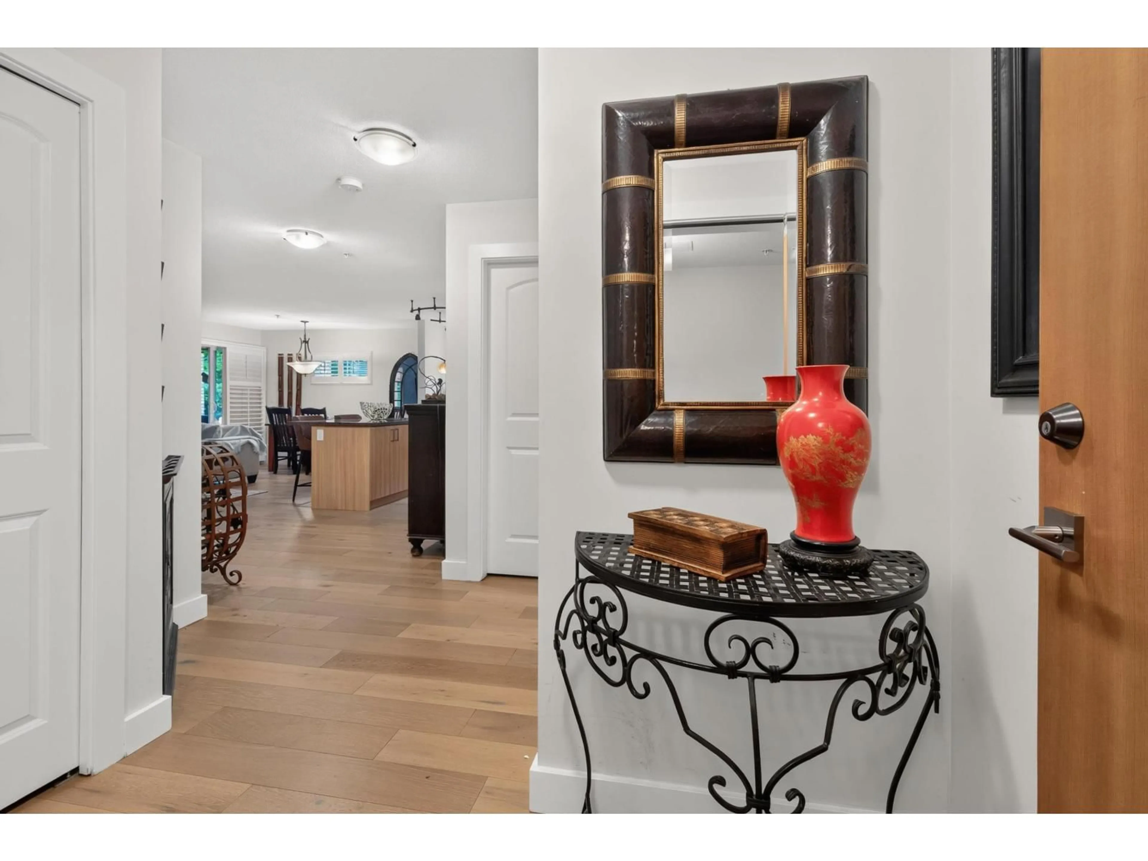 Indoor foyer for 209 - 8717 160 STREET, Surrey British Columbia V4N5X7