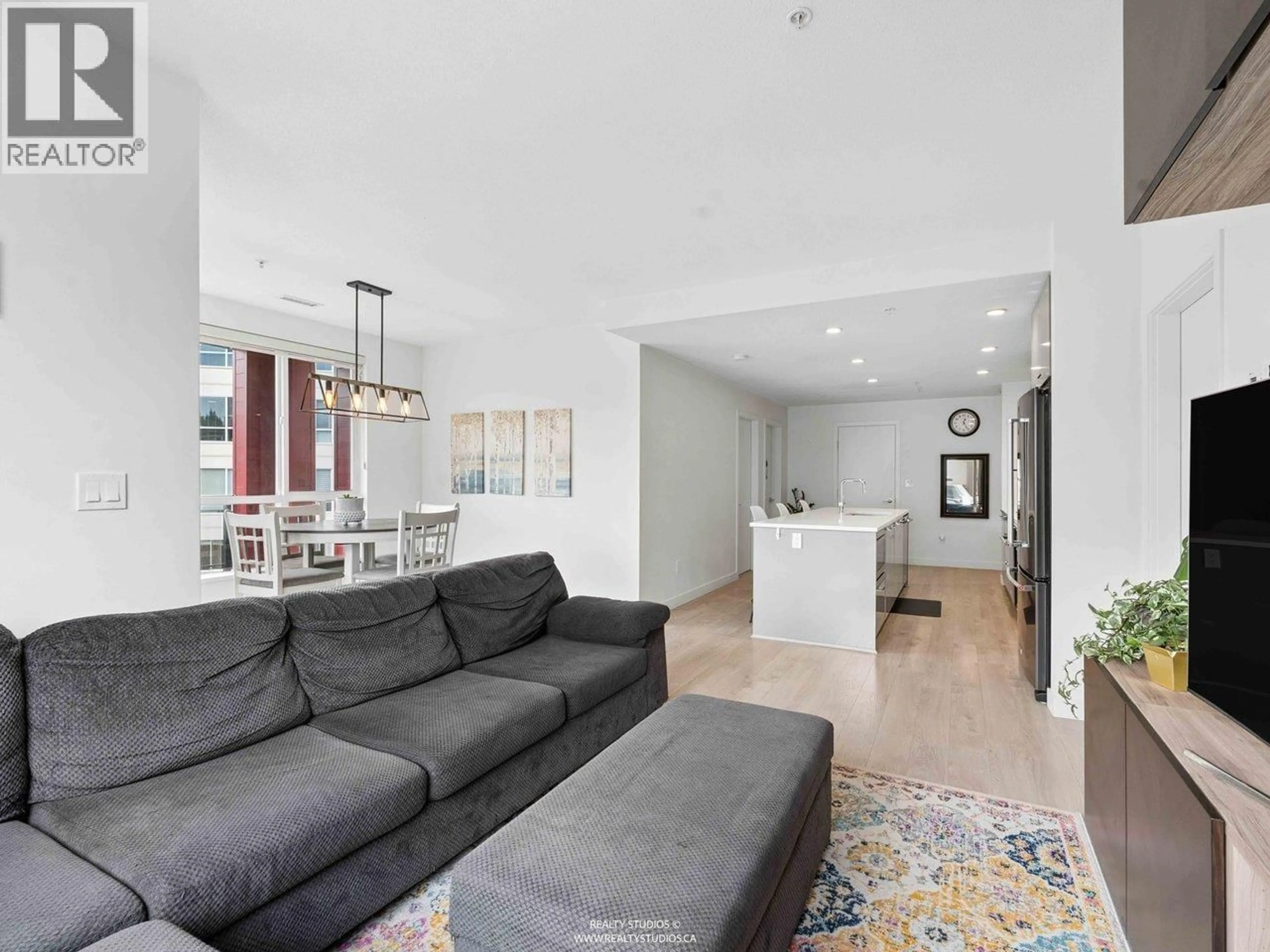 Living room with furniture, unknown for 405 - 3581 ROSS DRIVE, Vancouver British Columbia V6S0K5