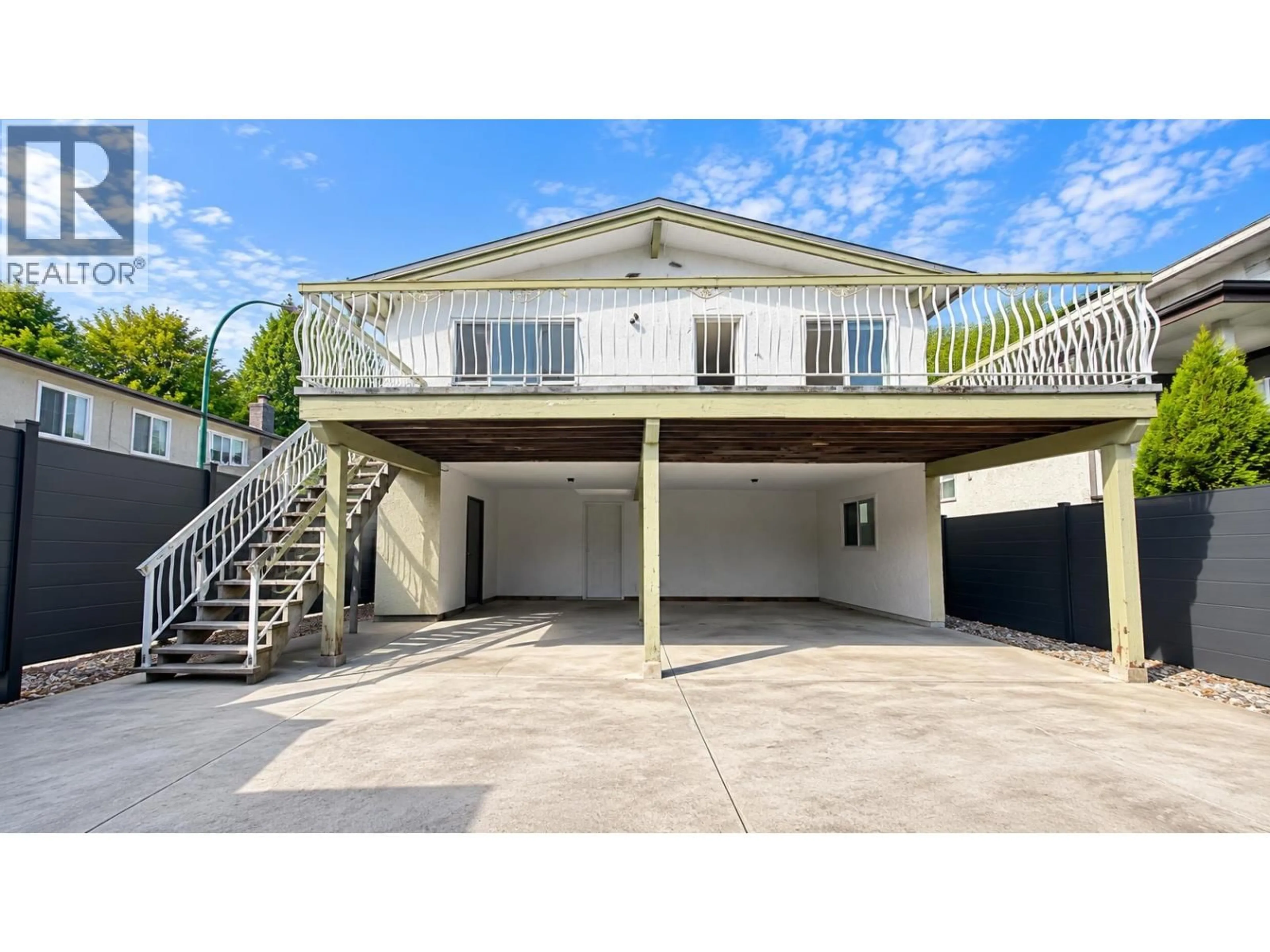 Indoor garage for 3326 SLOCAN STREET, Vancouver British Columbia V5M3E5