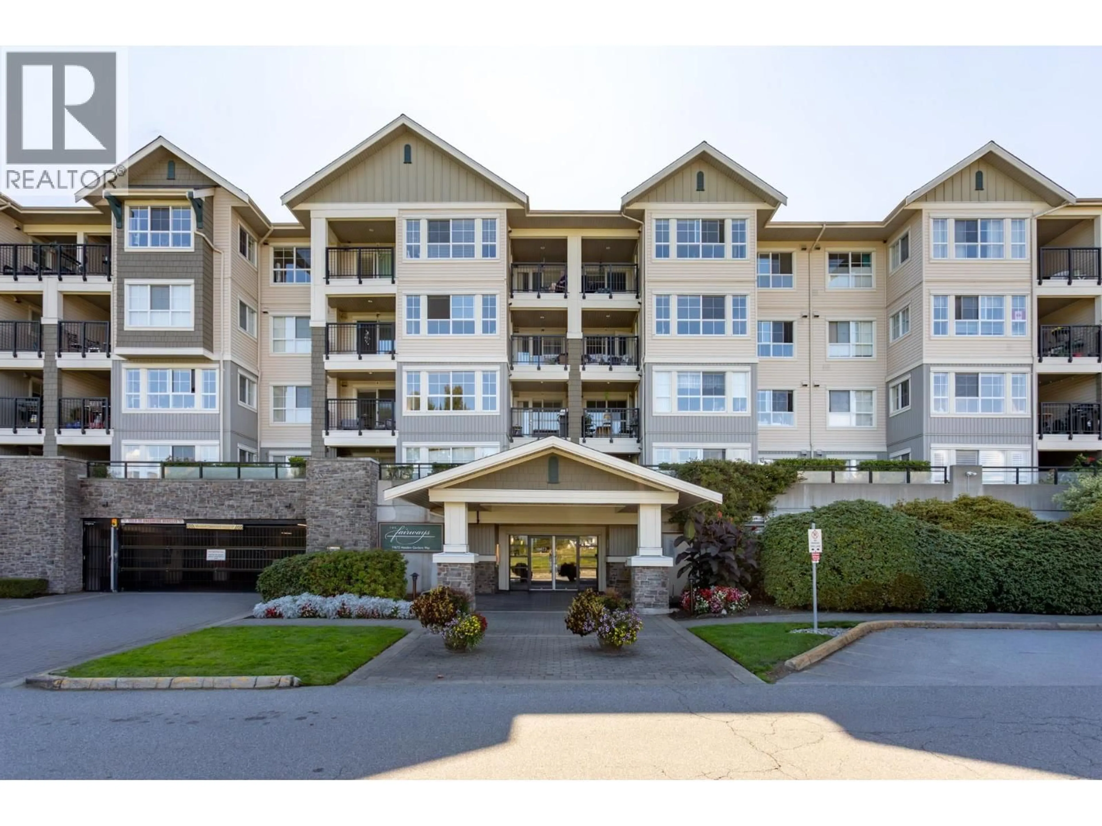 Indoor foyer for 227 - 19673 MEADOW GARDENS WAY, Pitt Meadows British Columbia V3Y0A1