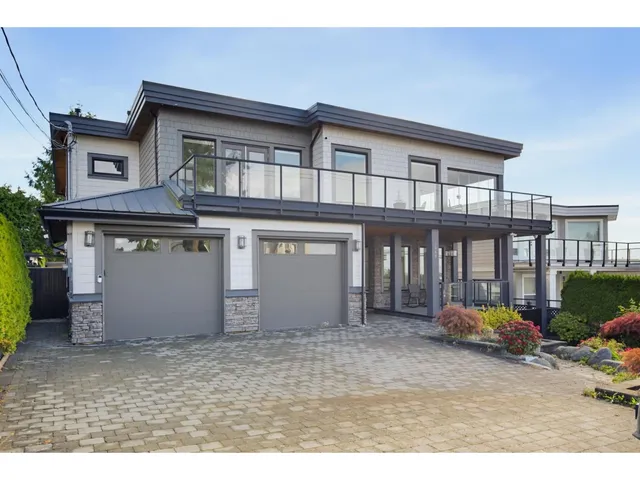 1040 LEE STREET, White Rock 2