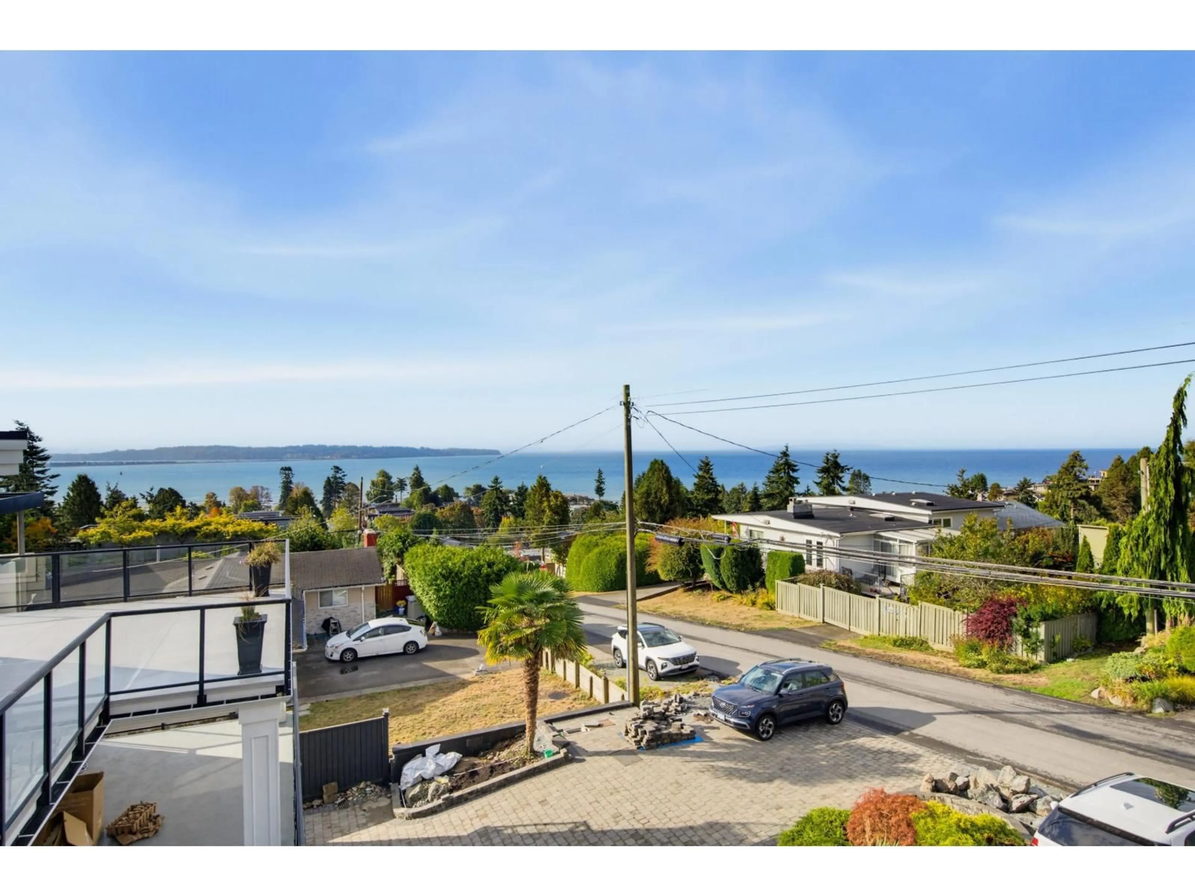 A pic from outside/outdoor area/front of a property/back of a property/a pic from drone, water/lake/river/ocean view for 1040 LEE STREET, White Rock British Columbia V4B4P1