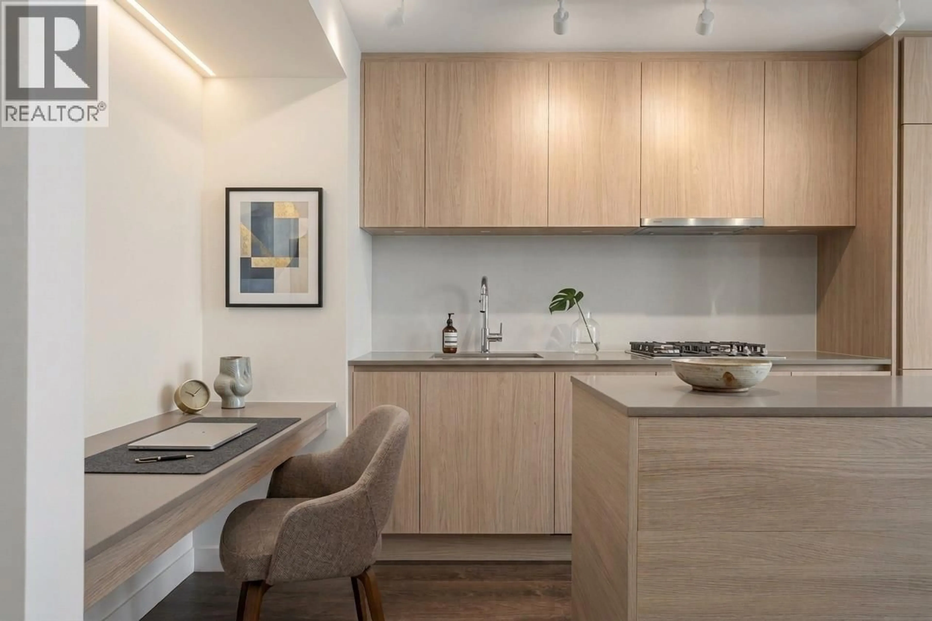 Standard kitchen, wood/laminate floor for 1803 - 988 QUAYSIDE DRIVE, New Westminster British Columbia V3M0L5